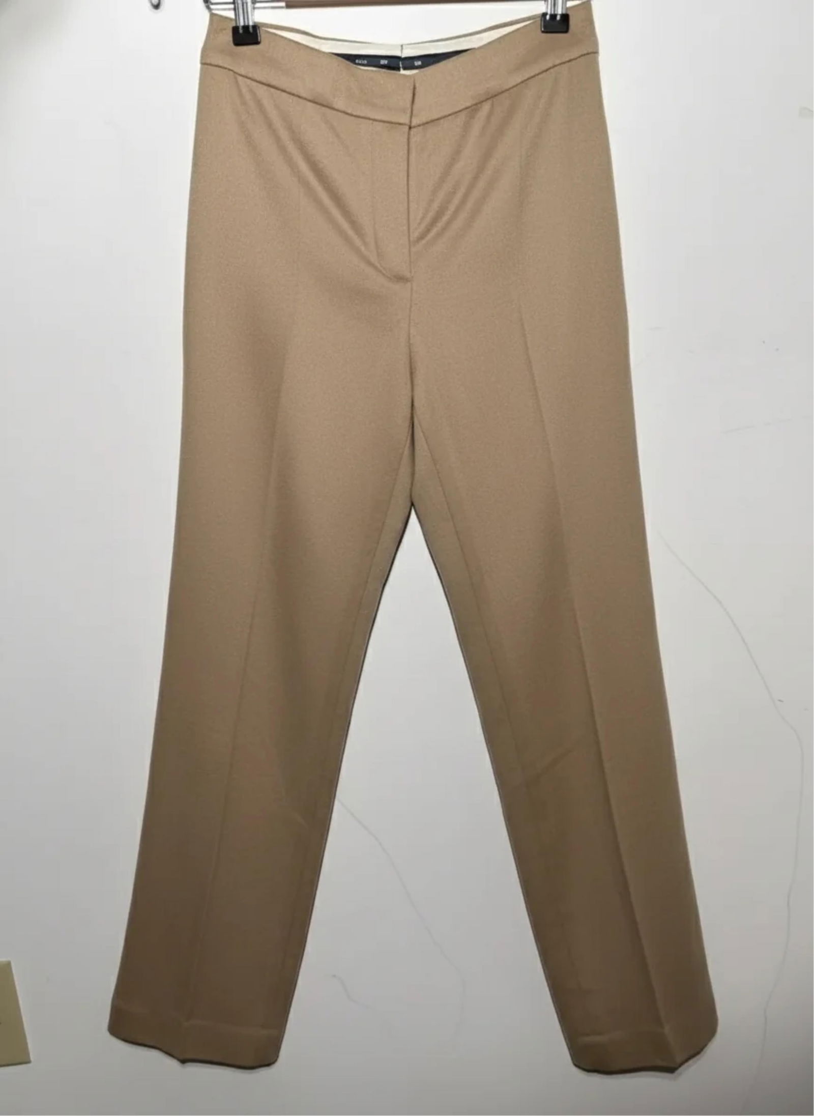 Loewe, Camel Color Cashmere Pants, US 4-6: Keywords: Designer Brand Auctions, Luxury Clothing Sale, High-End Fashion Auctions, Exclusive Designer Apparel, Vintage Designer Clothing, Rare Fashion Auction, Pre-Owned Luxury Fashion, Designer, Han