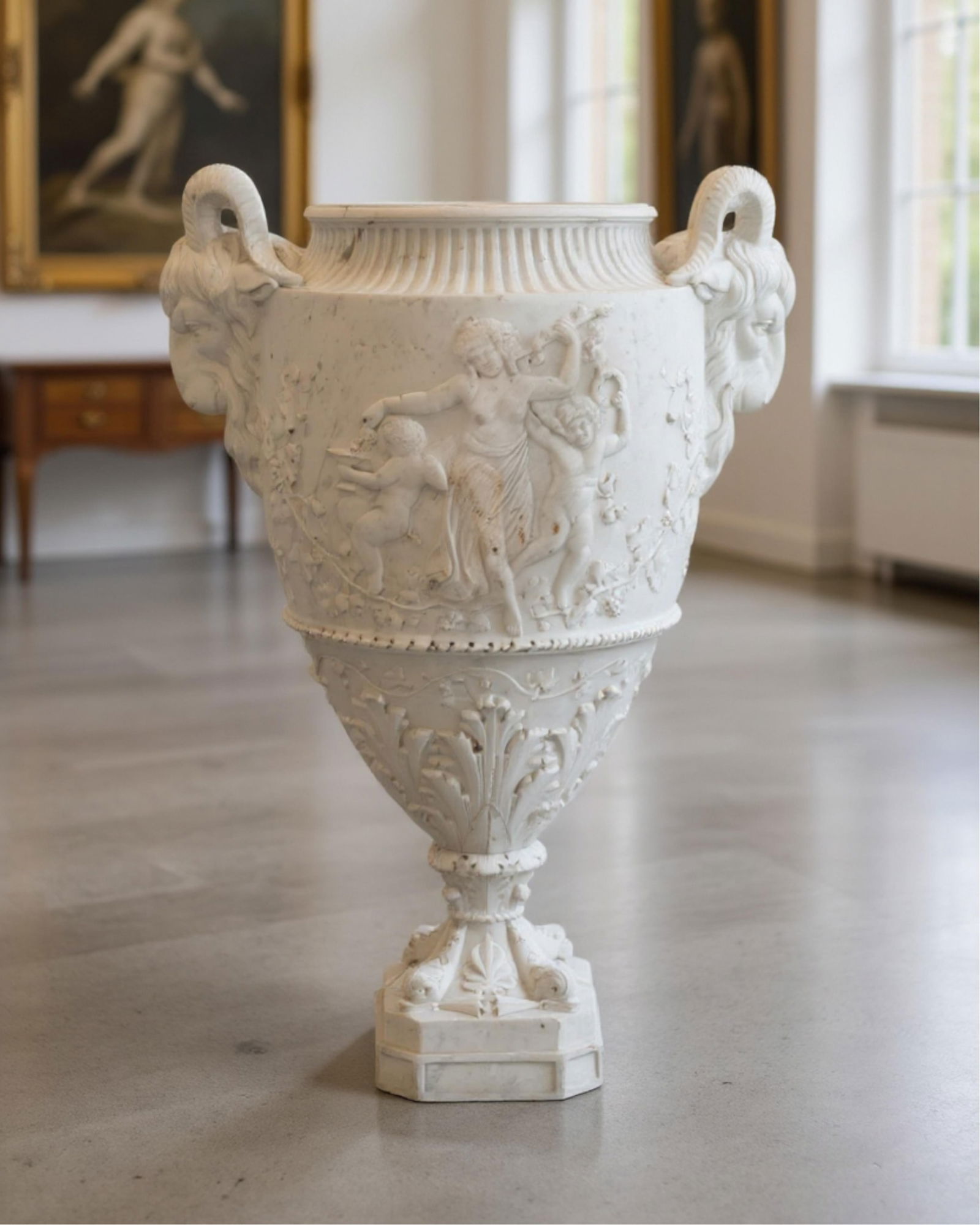 Sculpted Monumental Marble Palace Urn with Classical Relief, 18th century, François Girardon?: Keywords: No reserve, Neoclassical Vase, Rococo Influences, Greco-Roman, Figurative Marble Carving, 18th Century Design, Baroque Elements, Artisan Sculpture, Mythological Reliefs, Grand Tour Decor, Or
