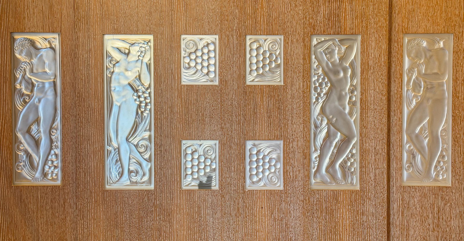 Lalique Paris Bar / Counter Lalique with multiple lalique art glass panels - 2