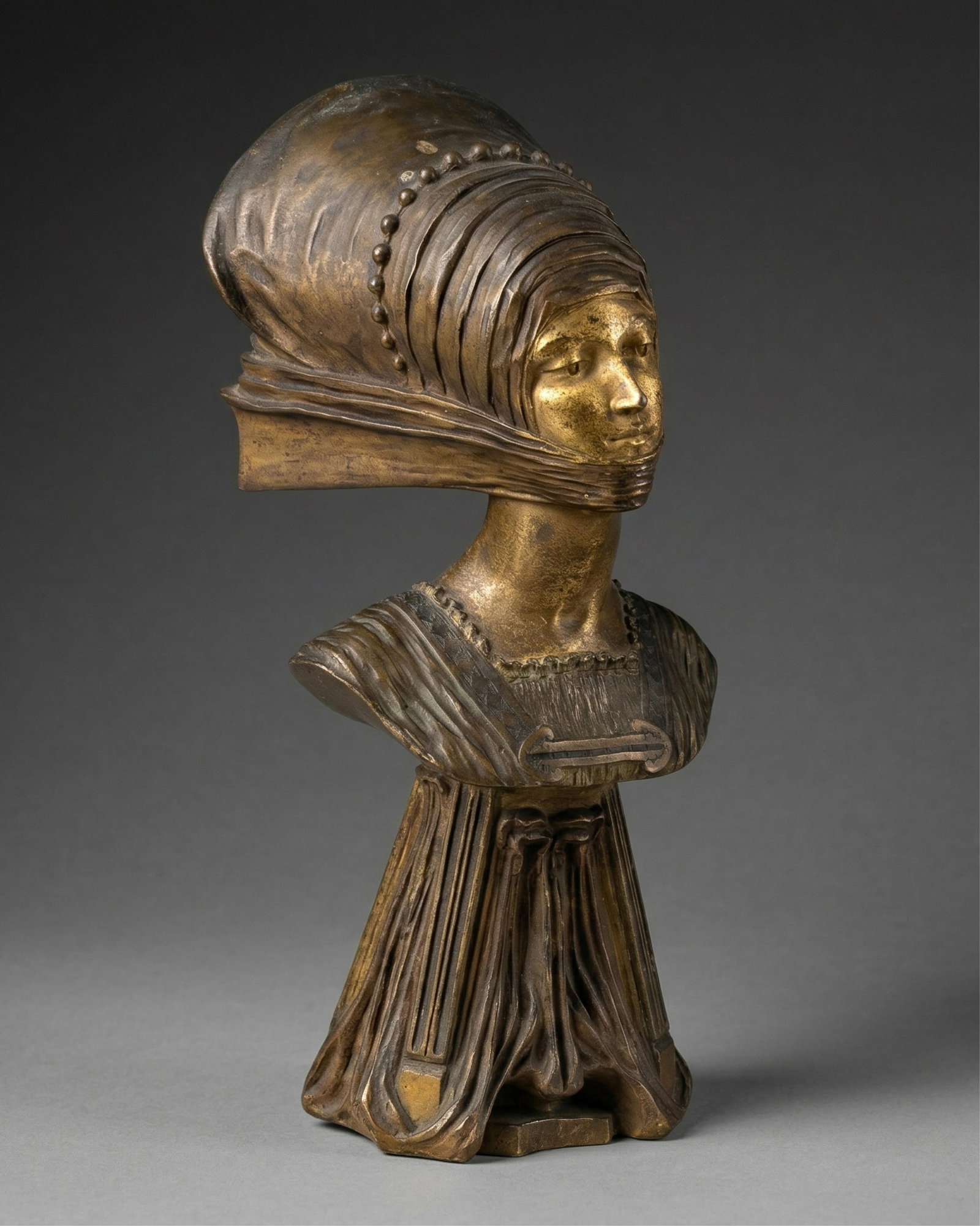 Aug. Vautier Signed Renaissance Revival / Art Nouveau / Jugendstil Patinated Bronze Bust Sculpture: Keywords: No reserve, Renaissance Revival, Art Nouveau, Jugendstil, Sculpture, patinated bronze, 20th century Summary: A finely cast Renaissance Revival Art Nouveau Jugendstil patinated bronze bust sc