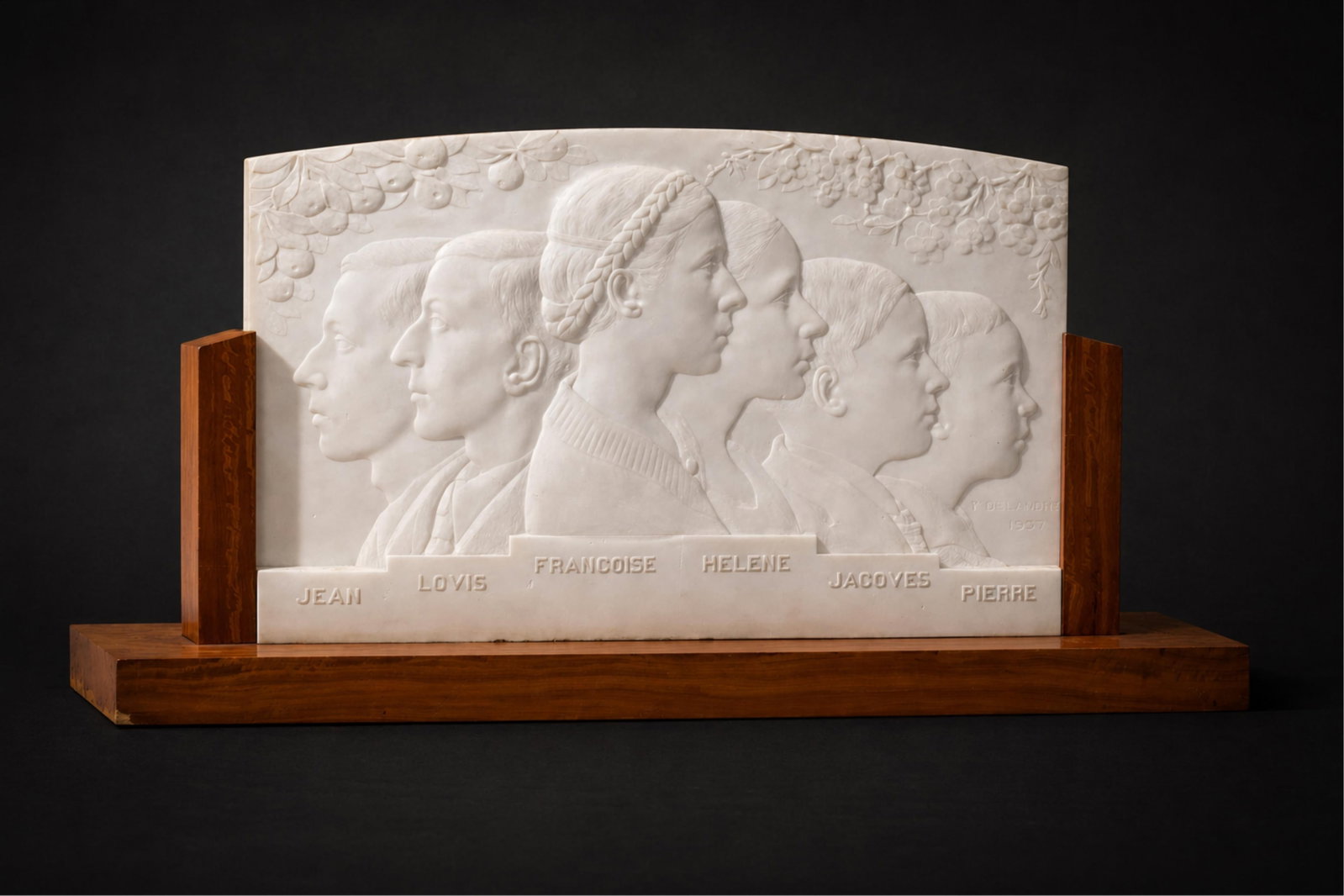 Robert P. Delandre, Portraits, Art Deco, Bas-Relief White Marble, Signed and Dated: Keywords: NO RESERVE, Art Deco, 1930s, Interwar Period, French School, Figurative Sculpture, Bas Relief, white marble, carved stone, portrait profiles, family group Summary: Robert P. DELANDRE (1879-1