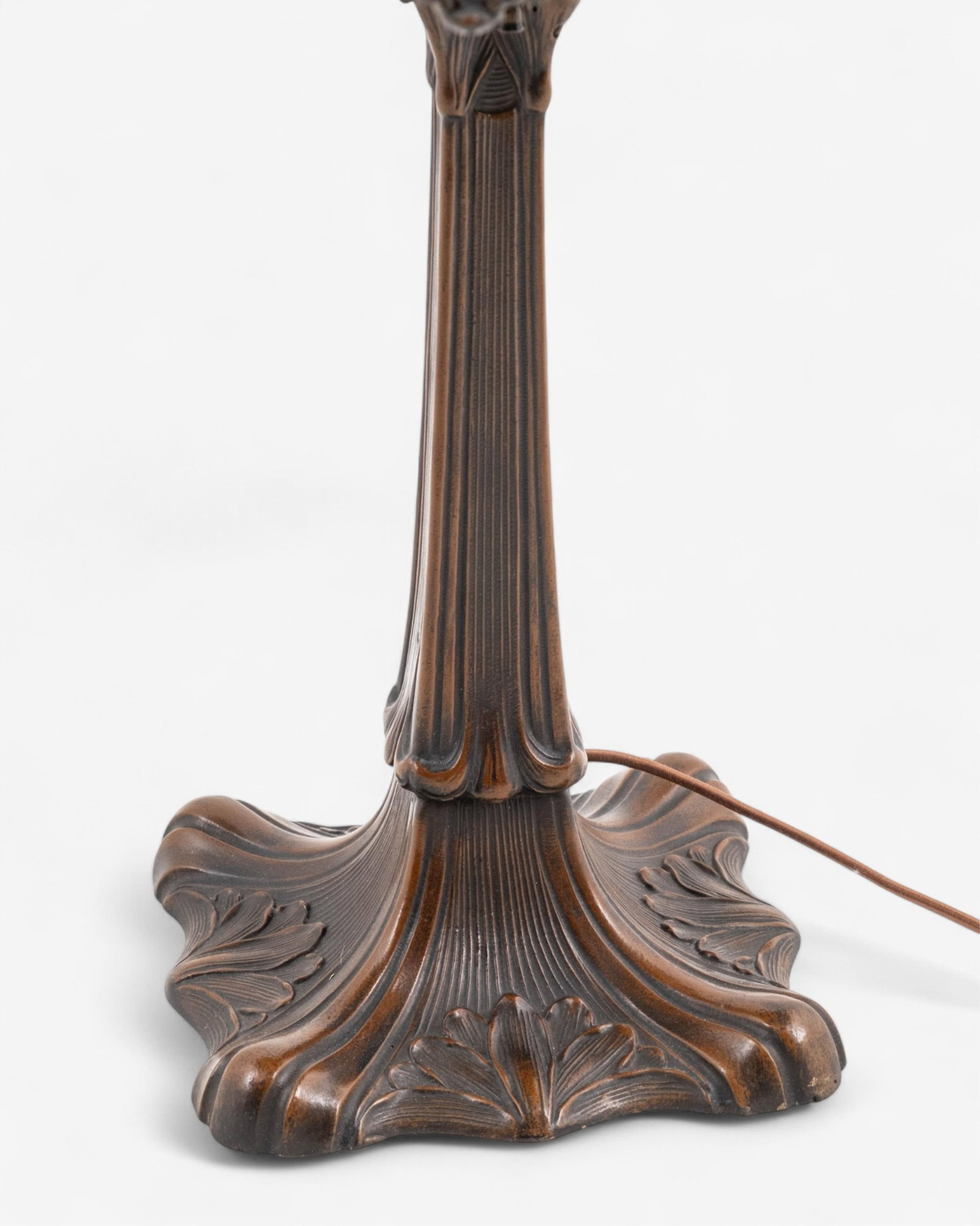 No Reserve- Vintage Art Nouveau Style Bronze Table Lamp with Green and Tan Slag Glass Shade - 7