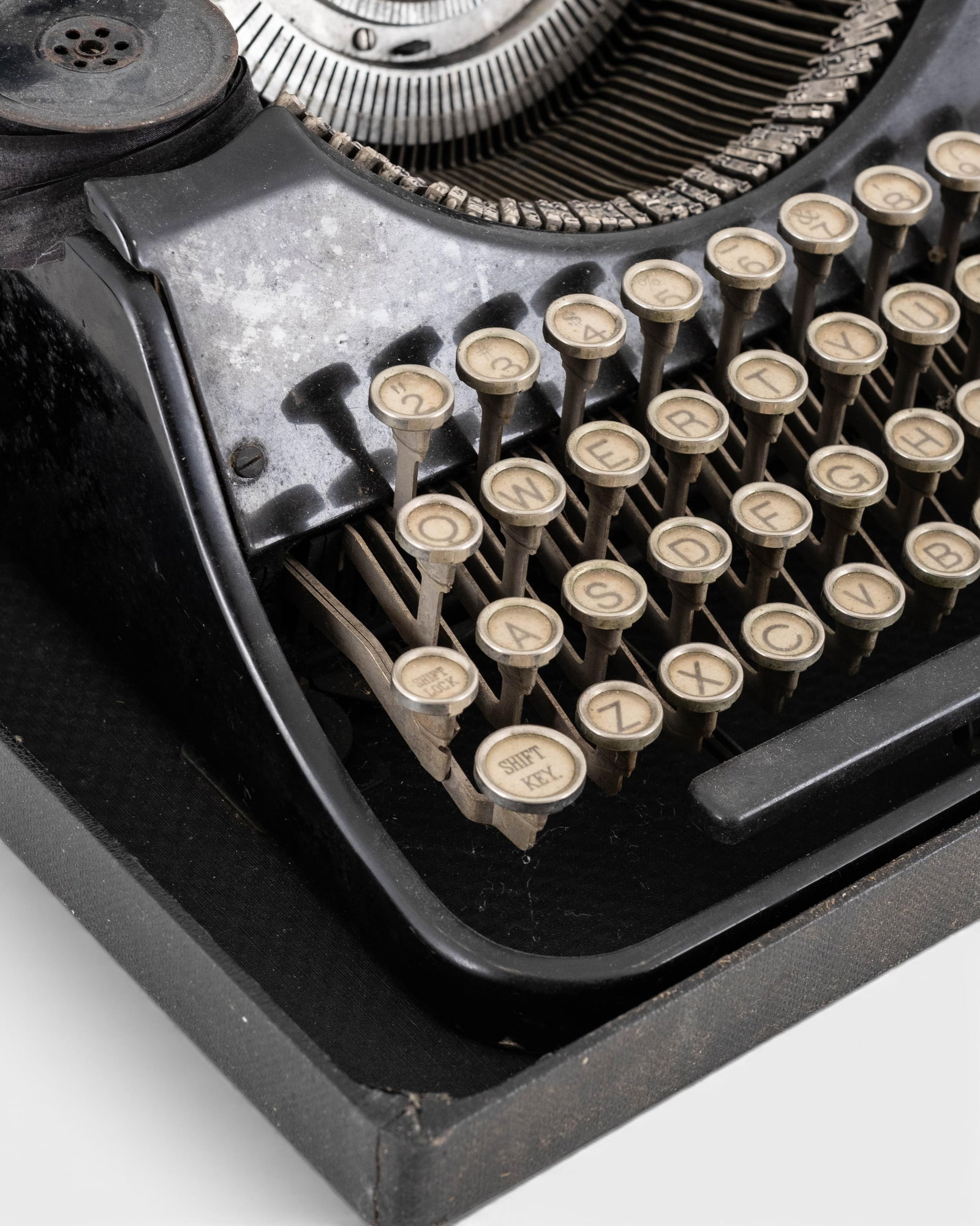 No Reserve- Underwood Portable Typewriter with Carry Case, Early 20th Century Black Enamel - 4