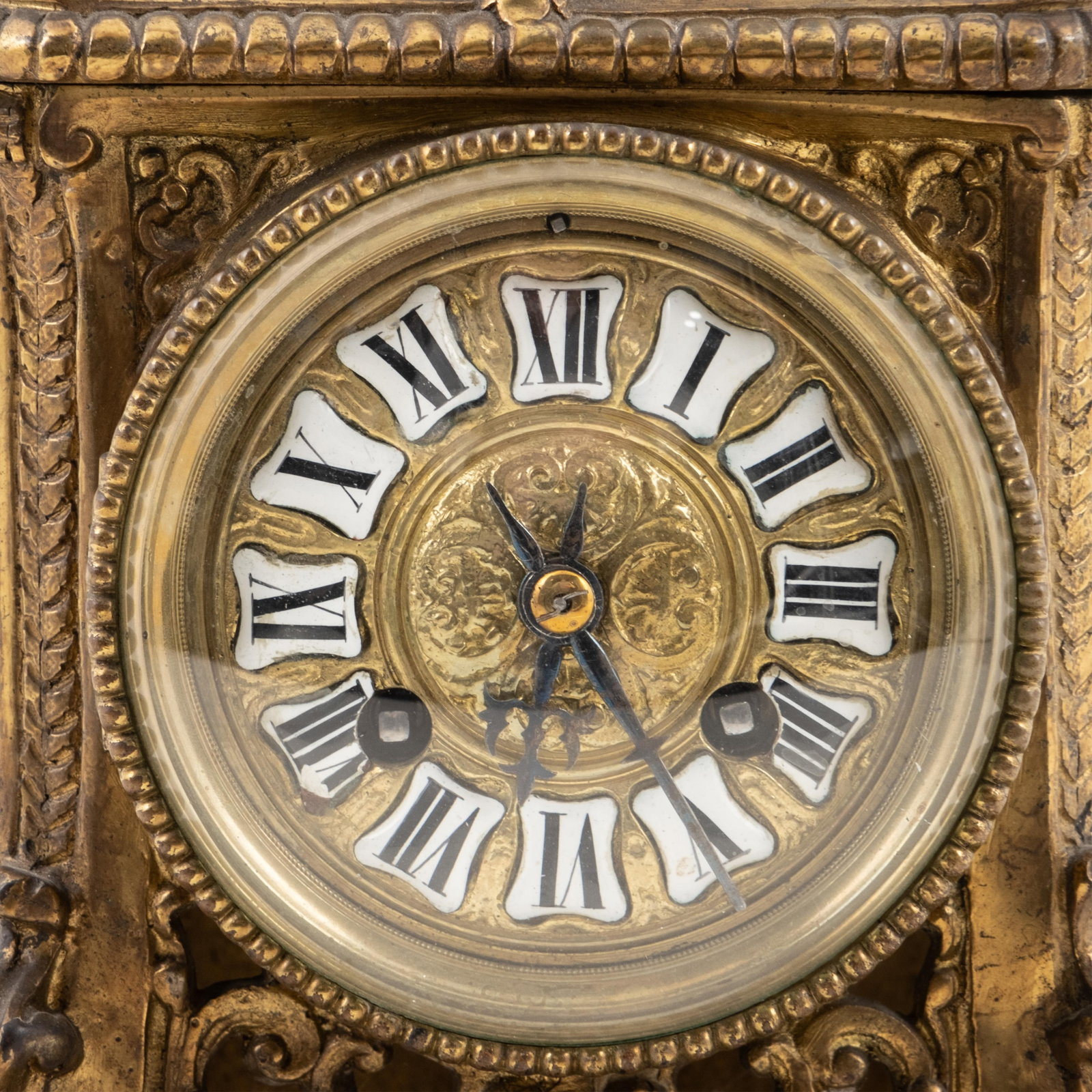 No Reserve- Neo-Gothic Bronze Mantel Clock with Enameled Dial, 19th Century - 4