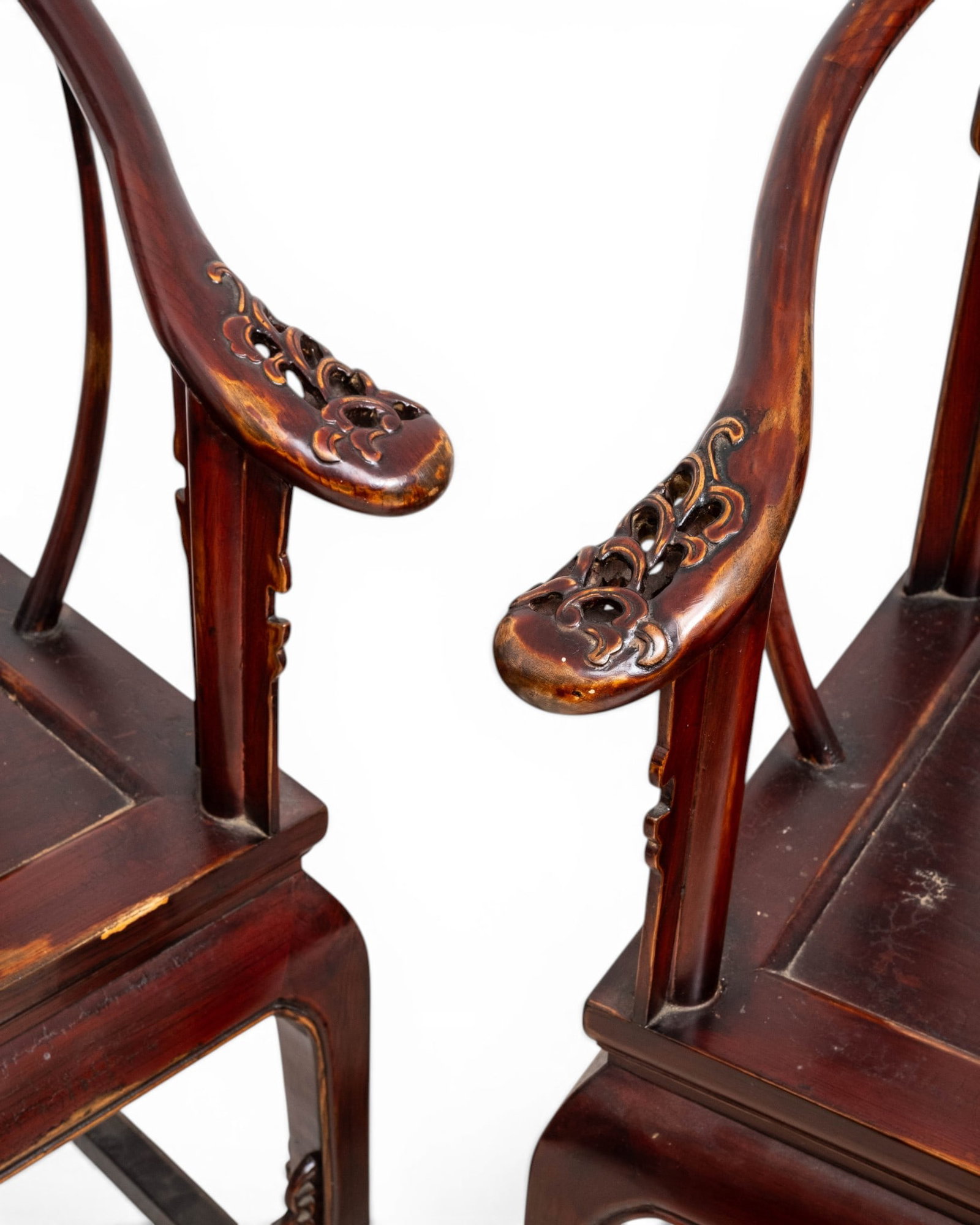 Pair of Chinese Huanghuali Style Carved Elm Horseshoe-Back Armchairs, 20th Century - 4