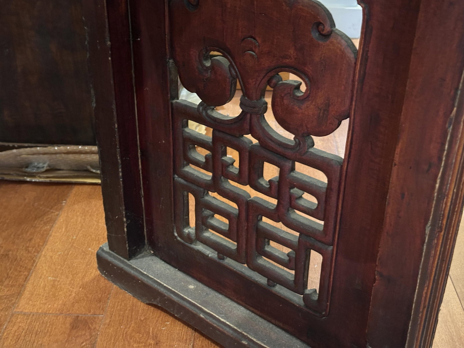 Chinese Antique Altar Table with Openwork Carvings and Dragons 19th Century - 10