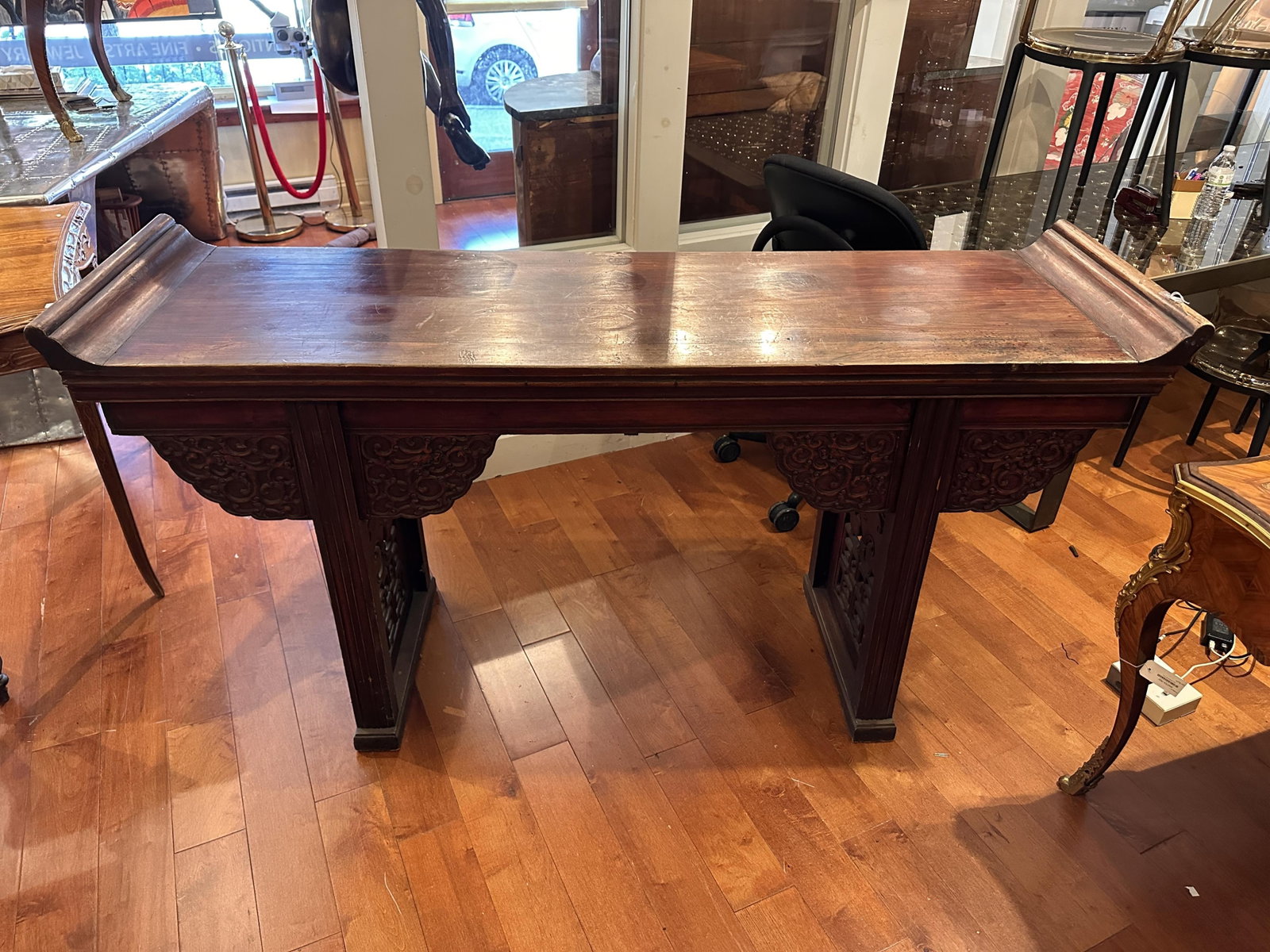 Chinese Antique Altar Table with Openwork Carvings and Dragons 19th Century - 3