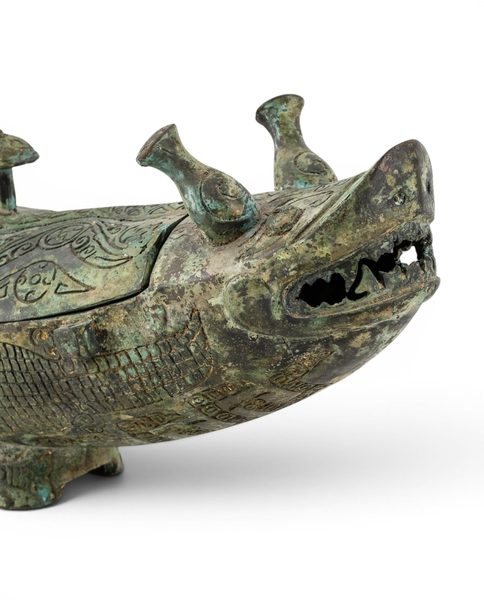 Chinese Archaic Bronze Dragon-Form Guang Ritual Vessel And Cover - 2