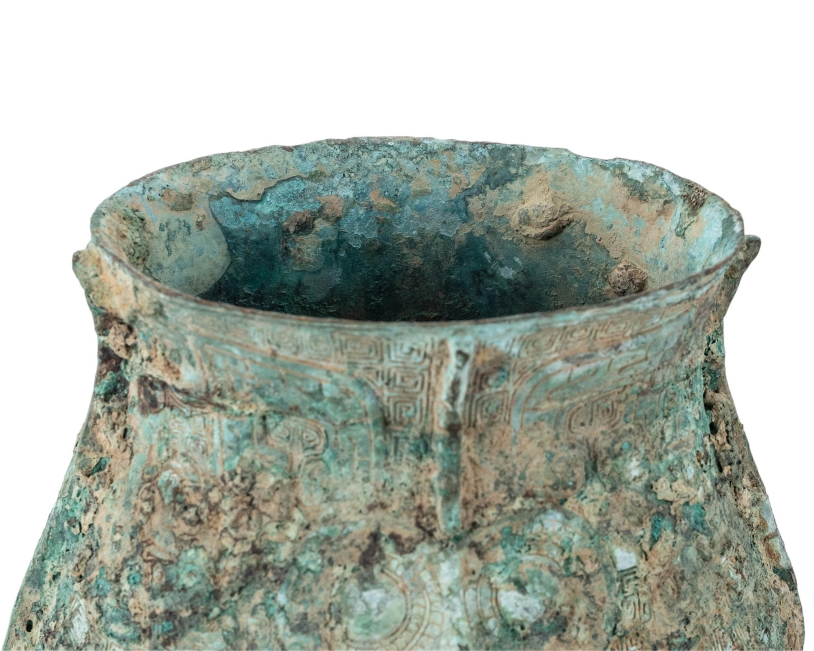 Chinese Archaistic Bronze Covered Ritual Wine Vessel, Probably Shang Dynasty Form - 4
