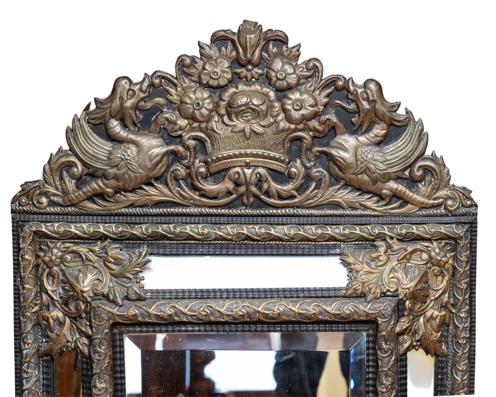 Fine Regency Pediment Mirror in Carved Wood Covered with Repousse Bronze Work, 19th century - 2