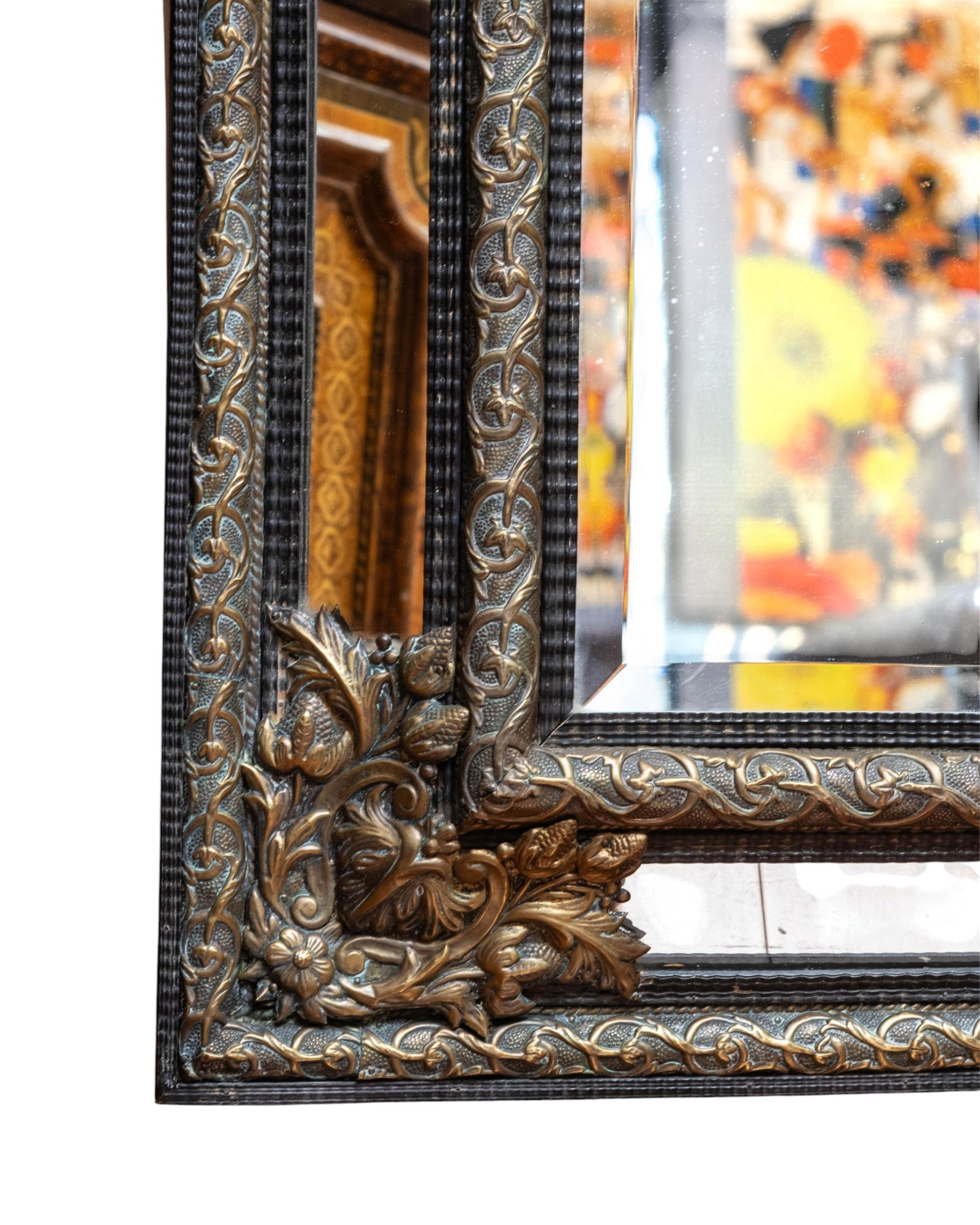 Fine Regency Pediment Mirror in Carved Wood Covered with Repousse Bronze Work, 19th century - 4