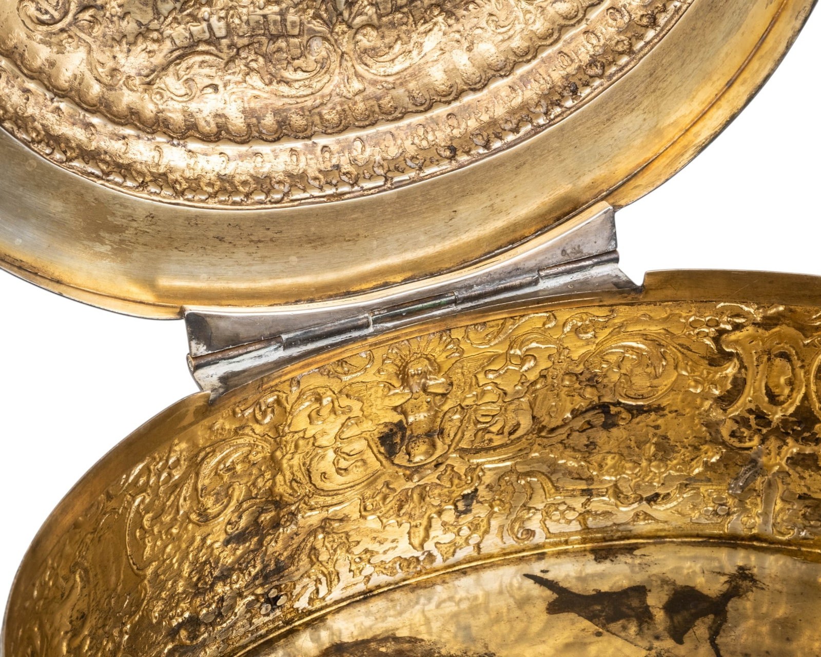 No Reserve: Large Repoussé Silver over Copper Oval Dresser Box, American Maker Marks - 5