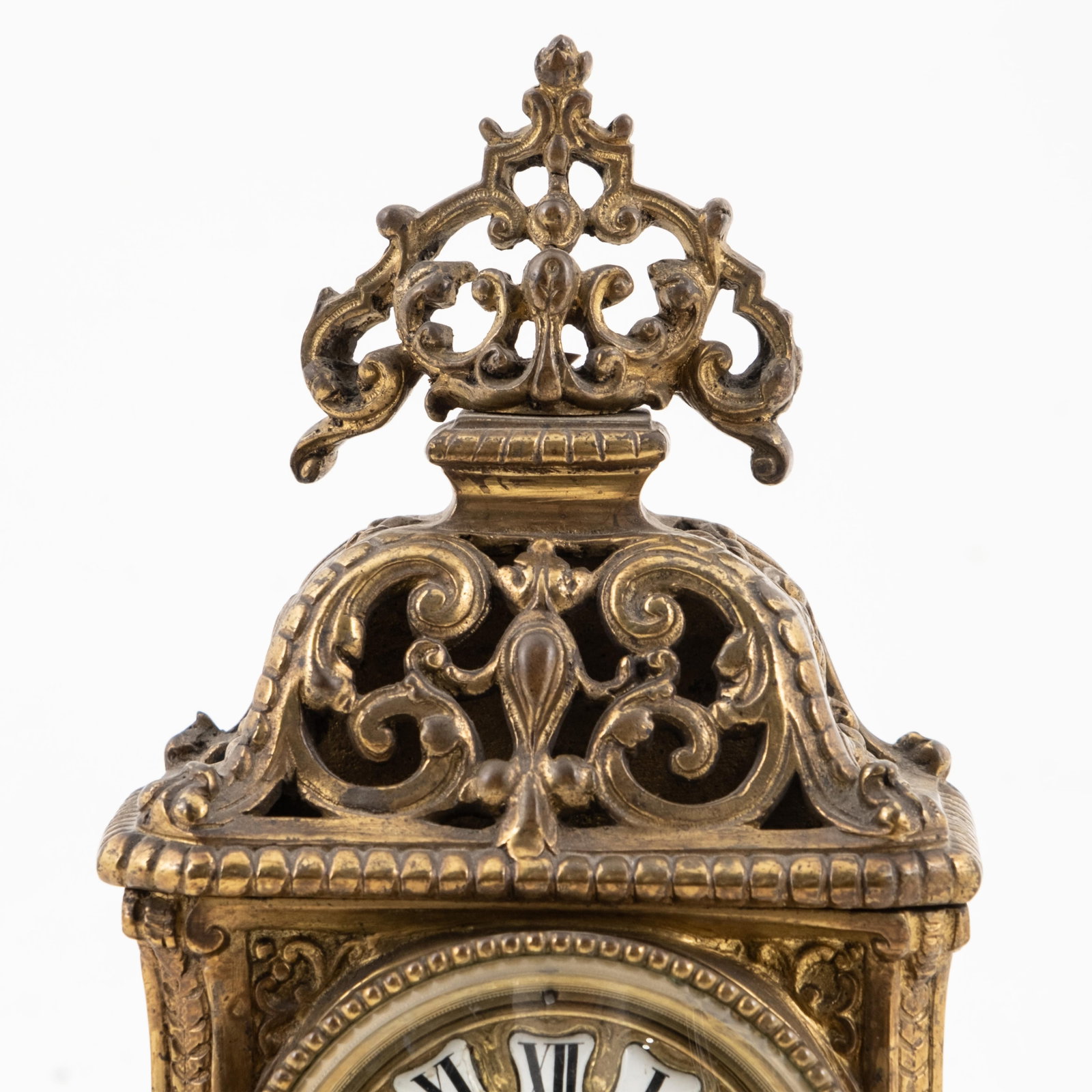 No Reserve: Neo-Gothic Bronze Mantel Clock with Enameled Dial, 19th Century - 3