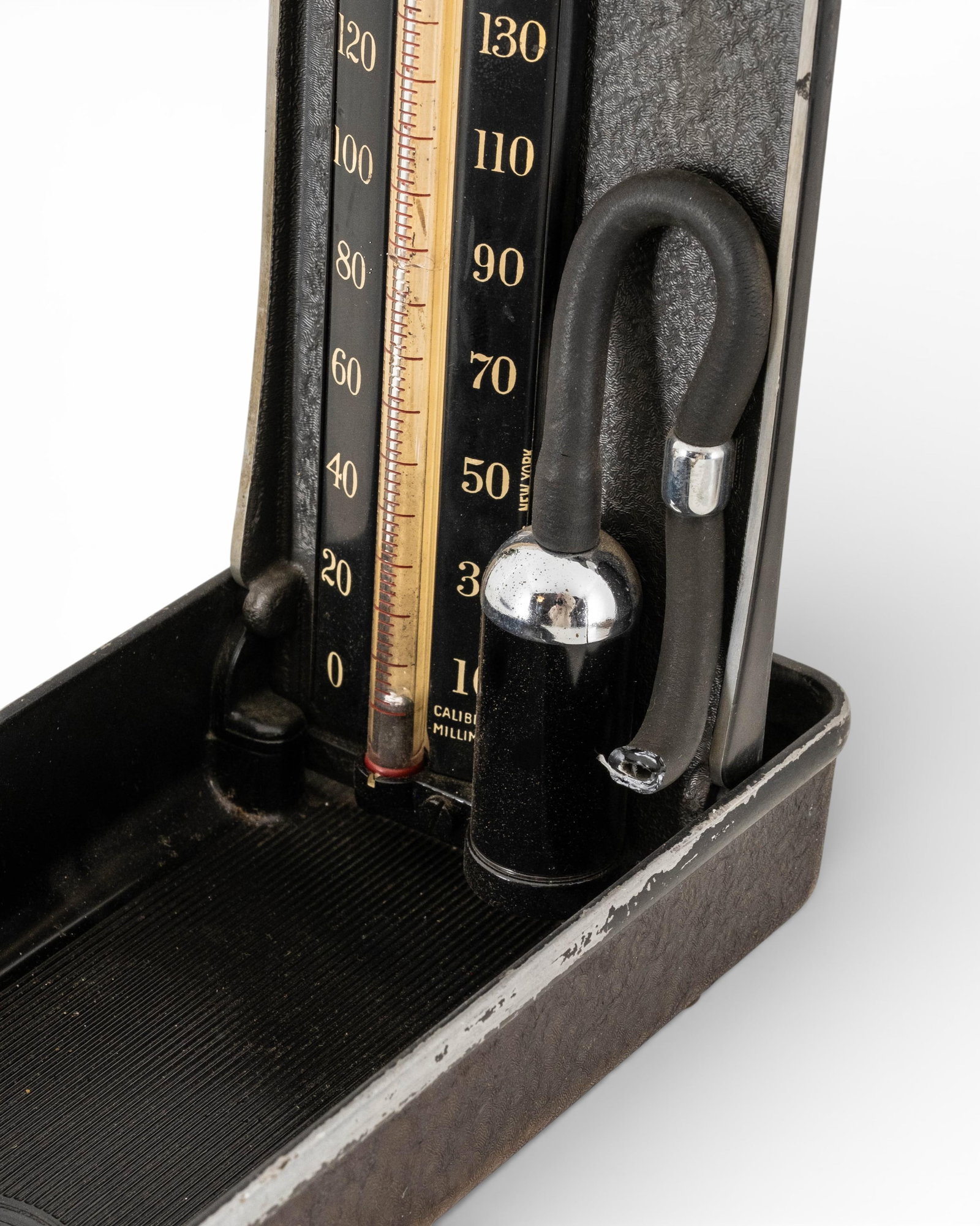 No Reserve: W. A. Baum & Co. New York Model 300 Medical Equipment Sphygmomanometer - 2