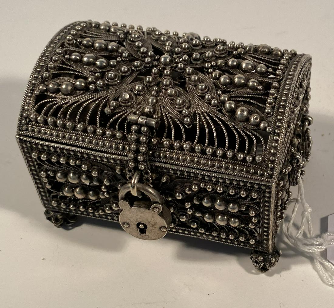 Filligree Box (1 of 7)