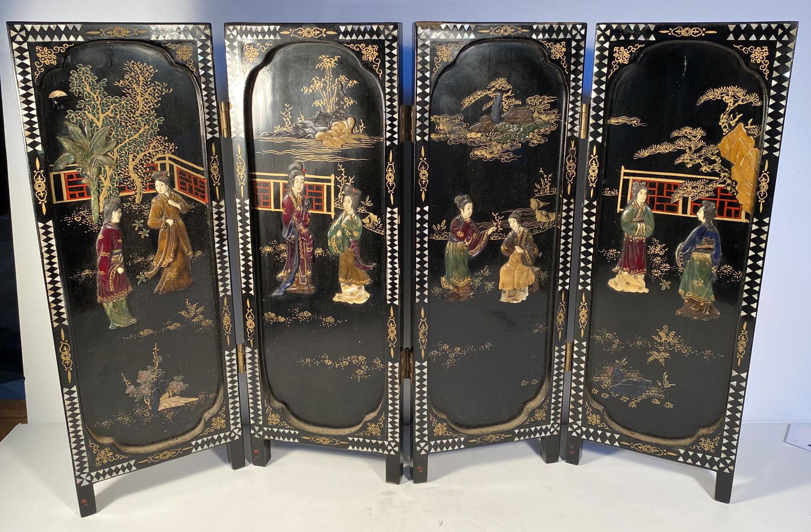 Chinese Table Screen (1 of 4)