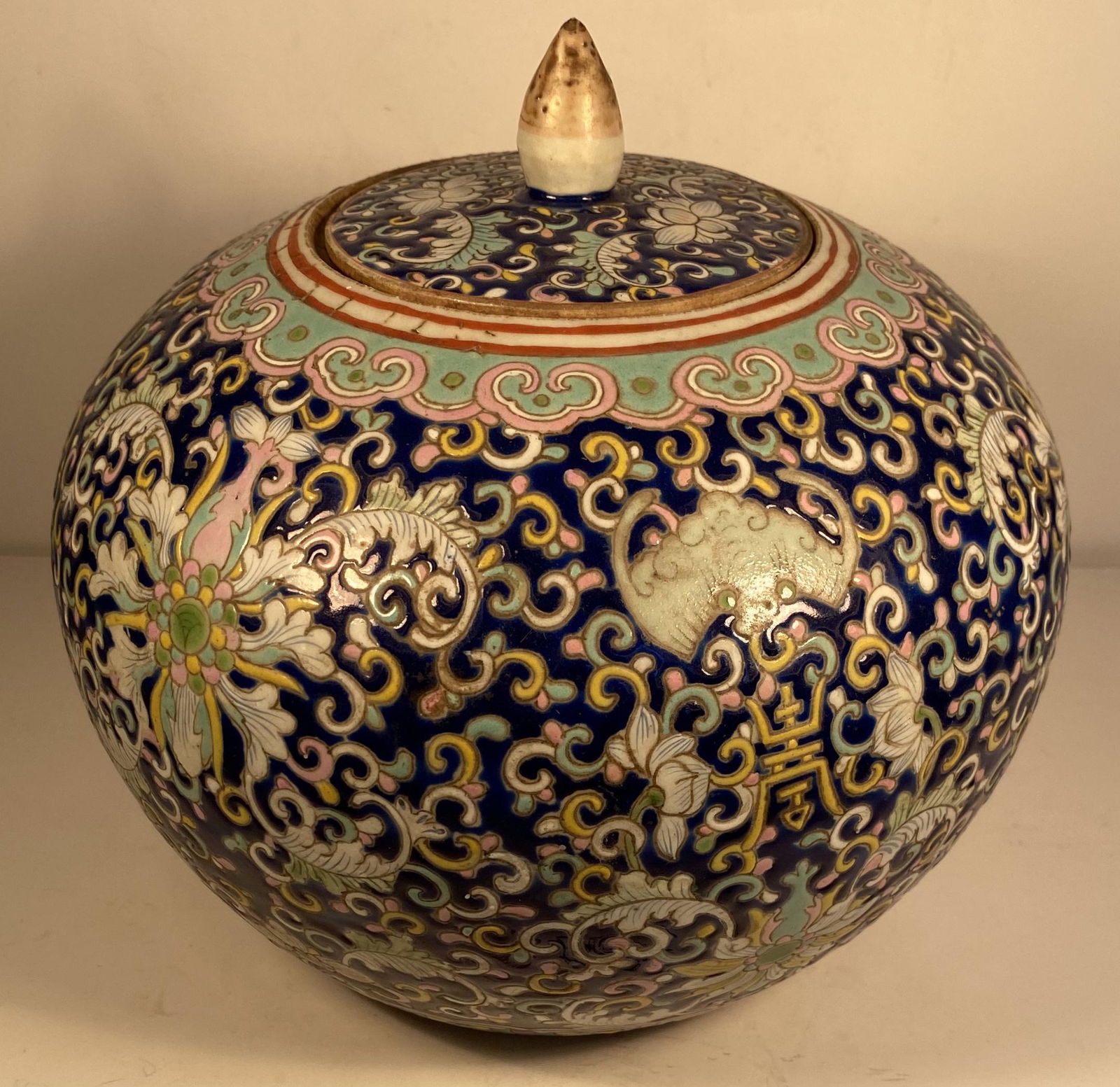 Chinese Covered Vase (1 of 6)
