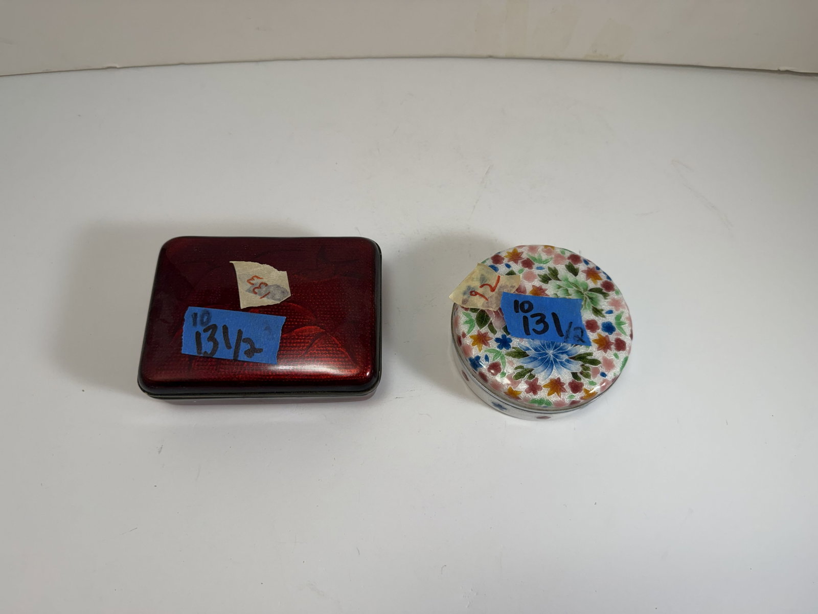 Two Japanese Guilloche Cloisonné Boxes and Covers (1 of 4)