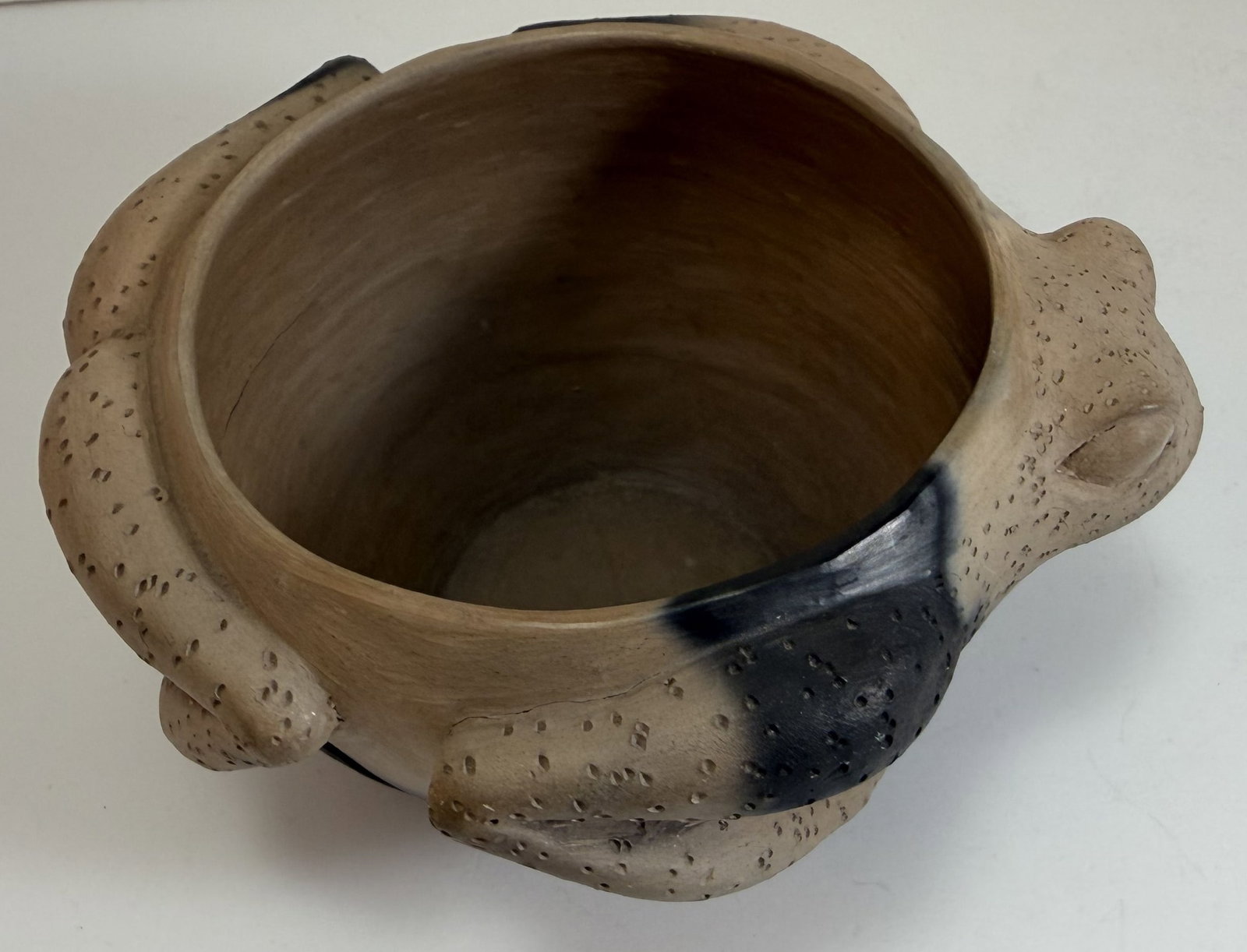Maude Welch Cherokee Native American Pottery Frog Vessel: Signed on the underside Made by Maude Welch Cherokee NC. Height: 3 1/2 inches, Width: 6 3/4 inches, Depth: 6 inches. Weight: 1 lb. 1 oz. This item is at our New York location.