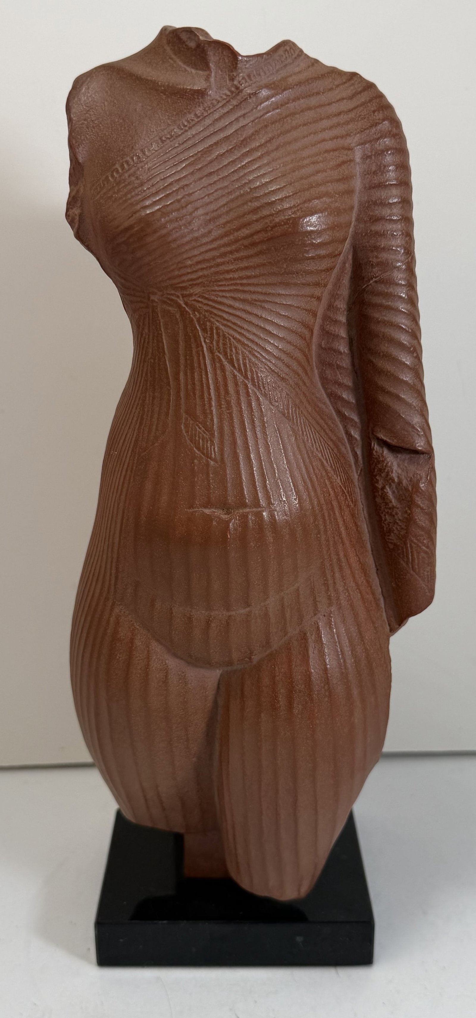 Statue of Egyptian Queen Nefertiti (1 of 5)