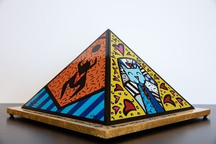 ROMERO BRITTO, Pyramid