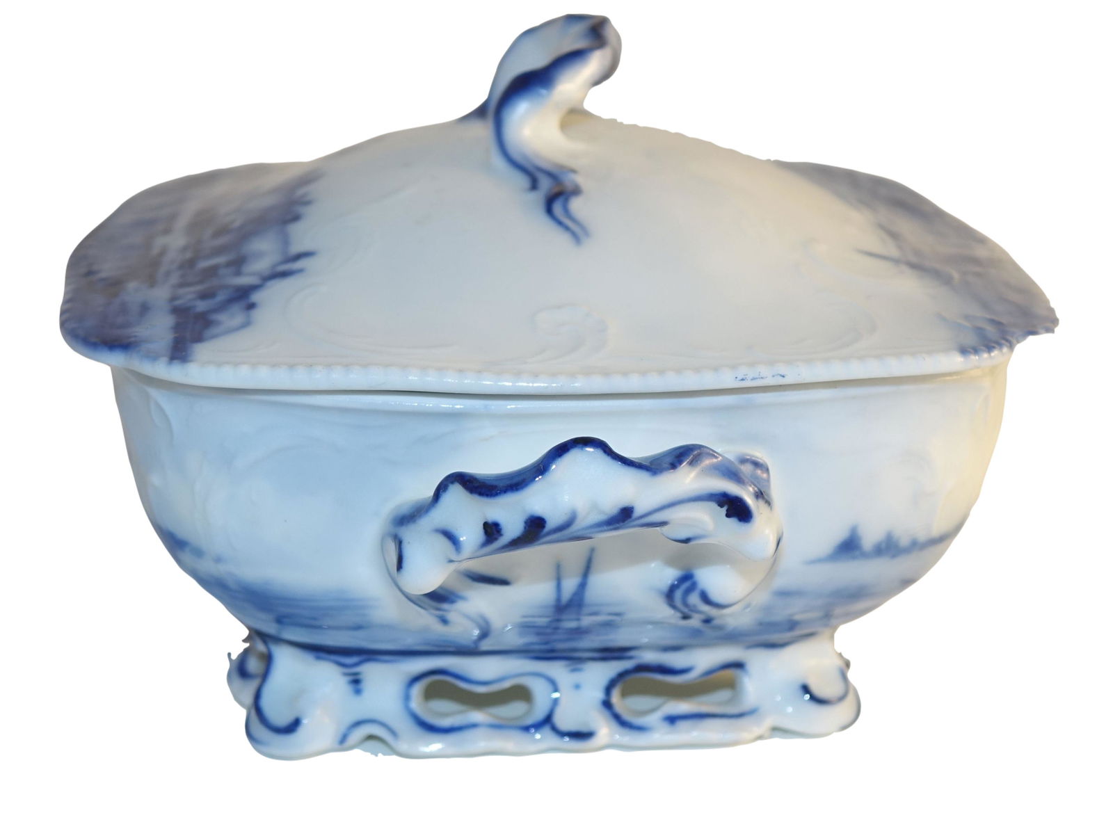 Very Rare Blue And White Delft Rosental Soup Tureen Own: Very Rare Blue And White Delft Rosental Soup Tureen Own a piece of history, made in the late 1800's to ealy 1900's, made well over 100 years ago. Size,