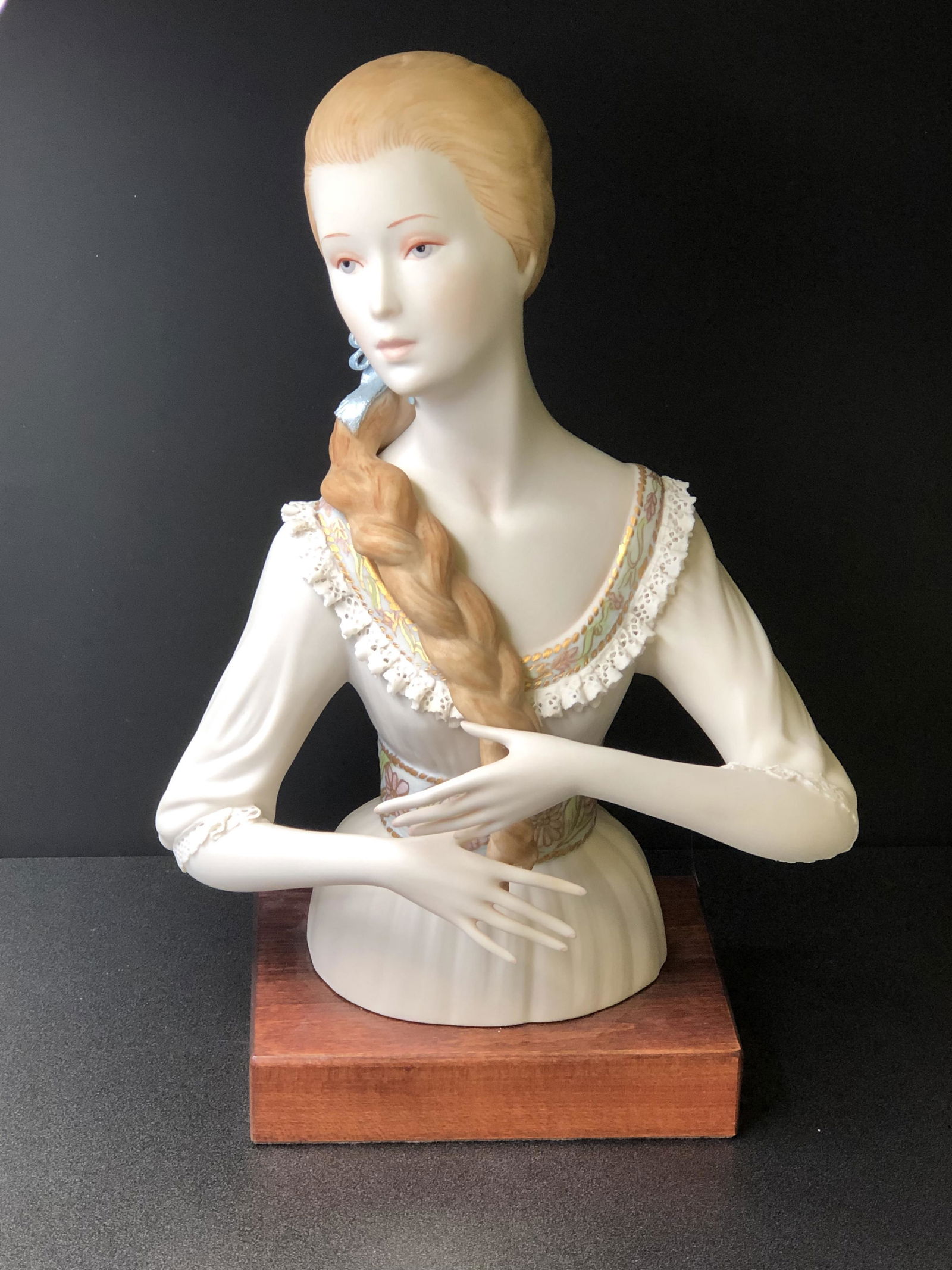 Bust of woman statue Cybis, Limited Edition (1 of 6)