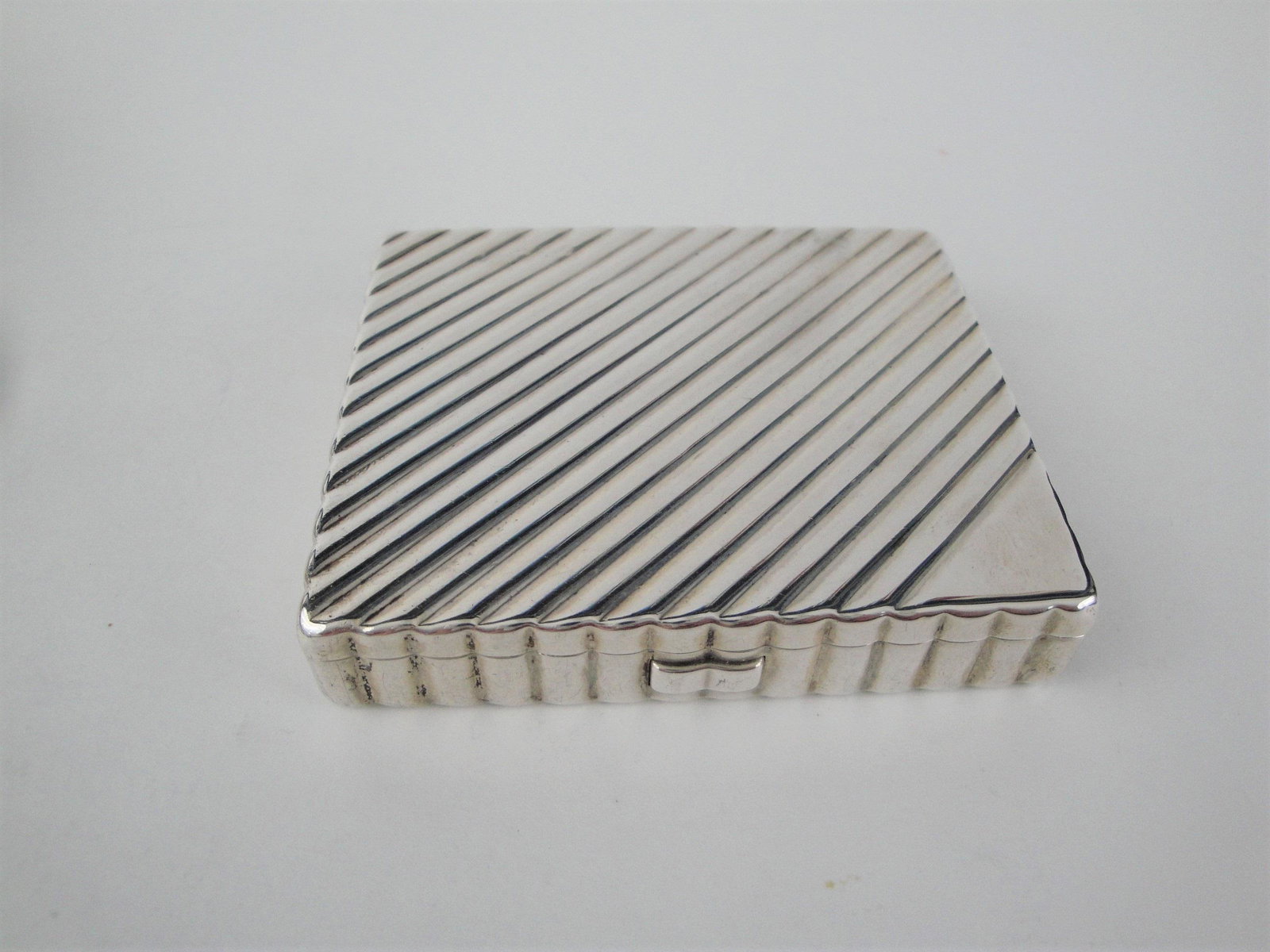 Harvey Avedon Art Deco Sterling Silver Card /Cigarette: American Designer Harvey Avedon was active c. 1940Â’s Â– 1965 in New York City, NY, designing and manufacturing sterling and gold menÂ’s jewelry and accessories that were marketed by high-end
