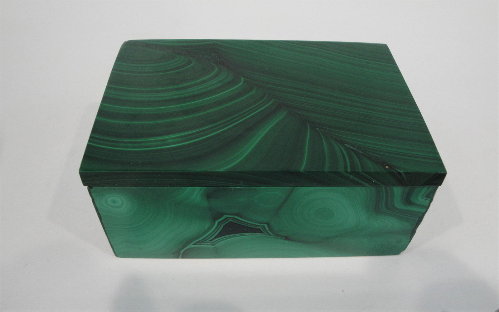 Lovely Small Malachite Dresser Box. (1 of 9)