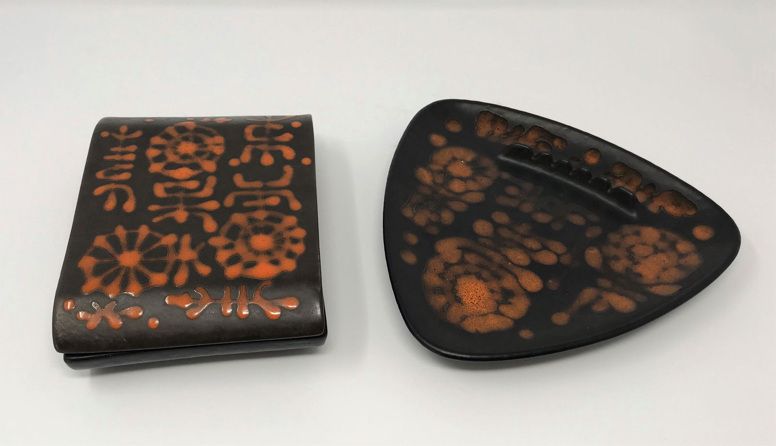 Sascha Brastoff (CA, 1917-1993) MCM Covered Ceramic Box (1 of 7)