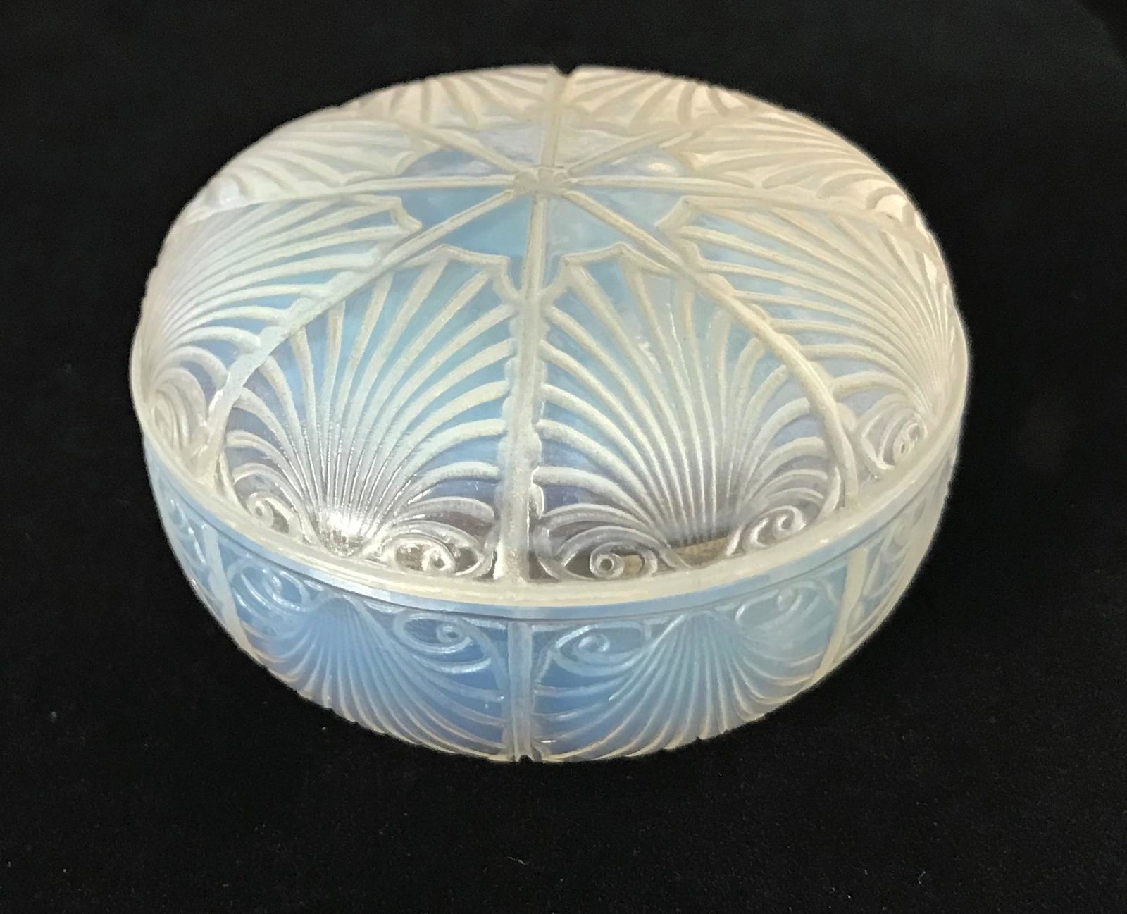 R. Lalique “Coquilles” Pattern Box and: A Rene Lalique “Qoquilles” (sea shells) pattern box in bluish opalescent color, molded in relief with design of repeating shells, Model: 71, Circa 1920, etched “R. Lalique” and