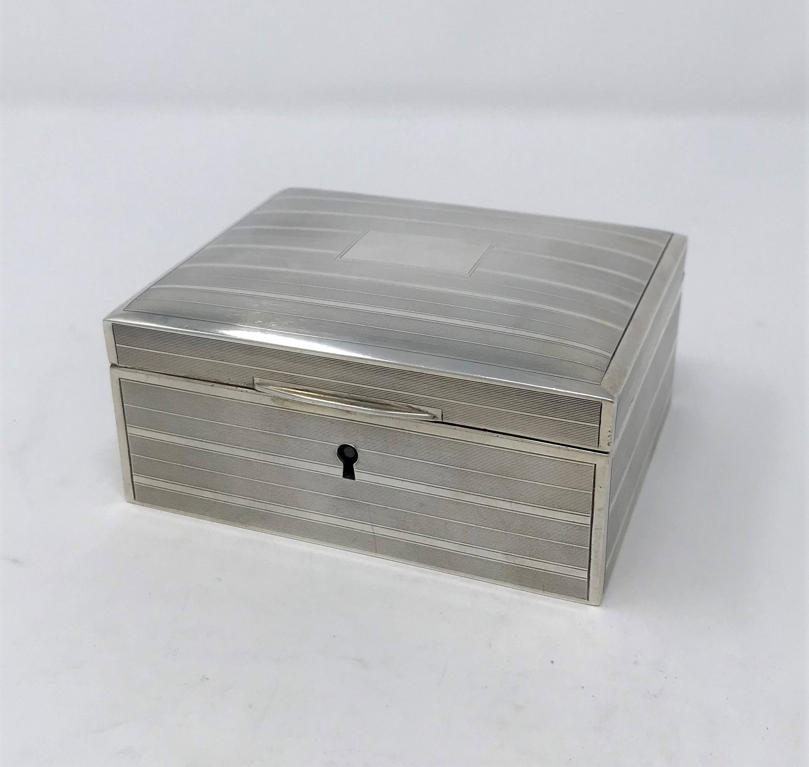 A Vintage Ladies Silver Jewelry Box by Tiffany & Company - c. 1930. (1 of 7)