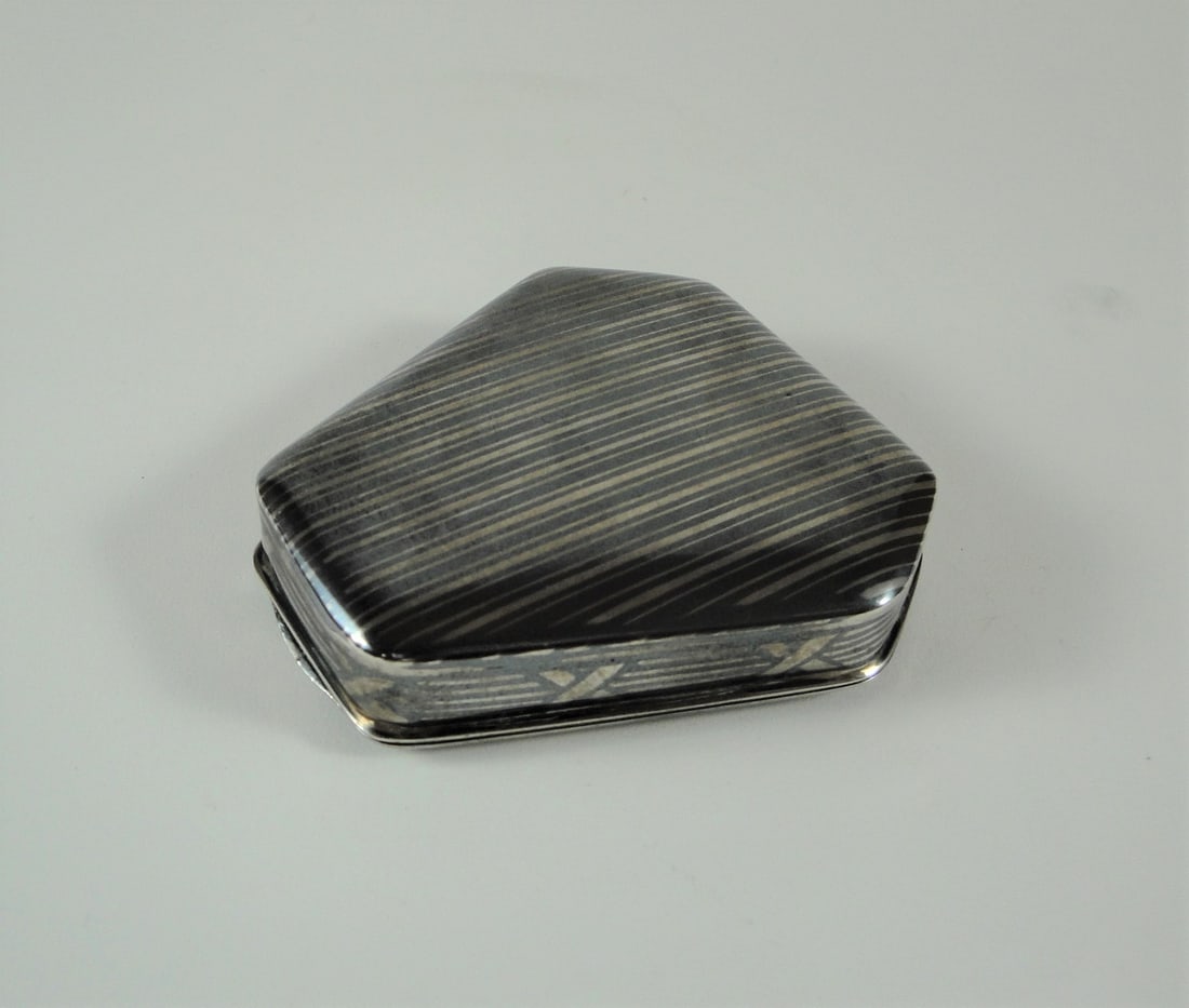 Swiss Niello Silver Pill or Snuff Box, circa 1925. (1 of 5)