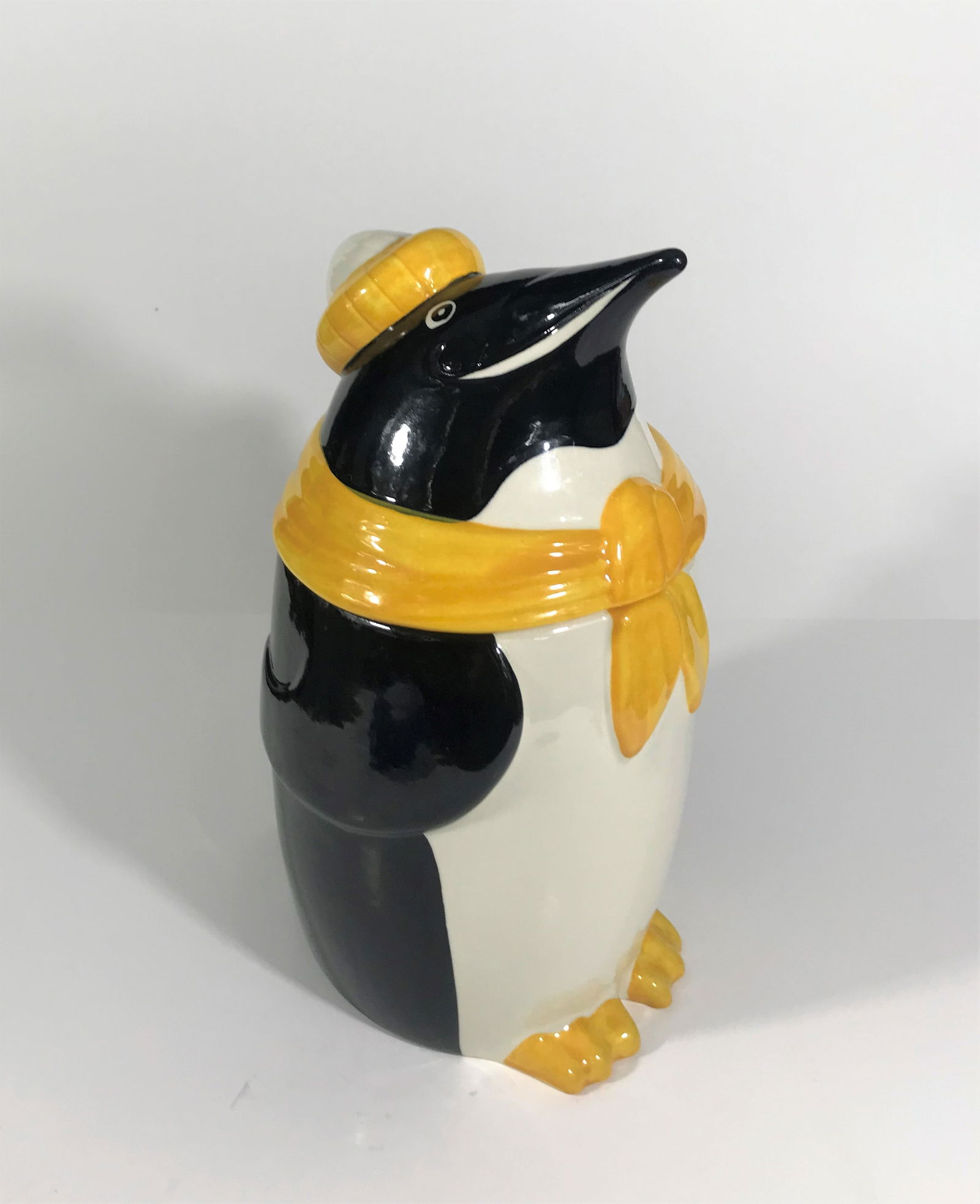 Vintage Metlox Penguin Cookie Jar. (1 of 5)