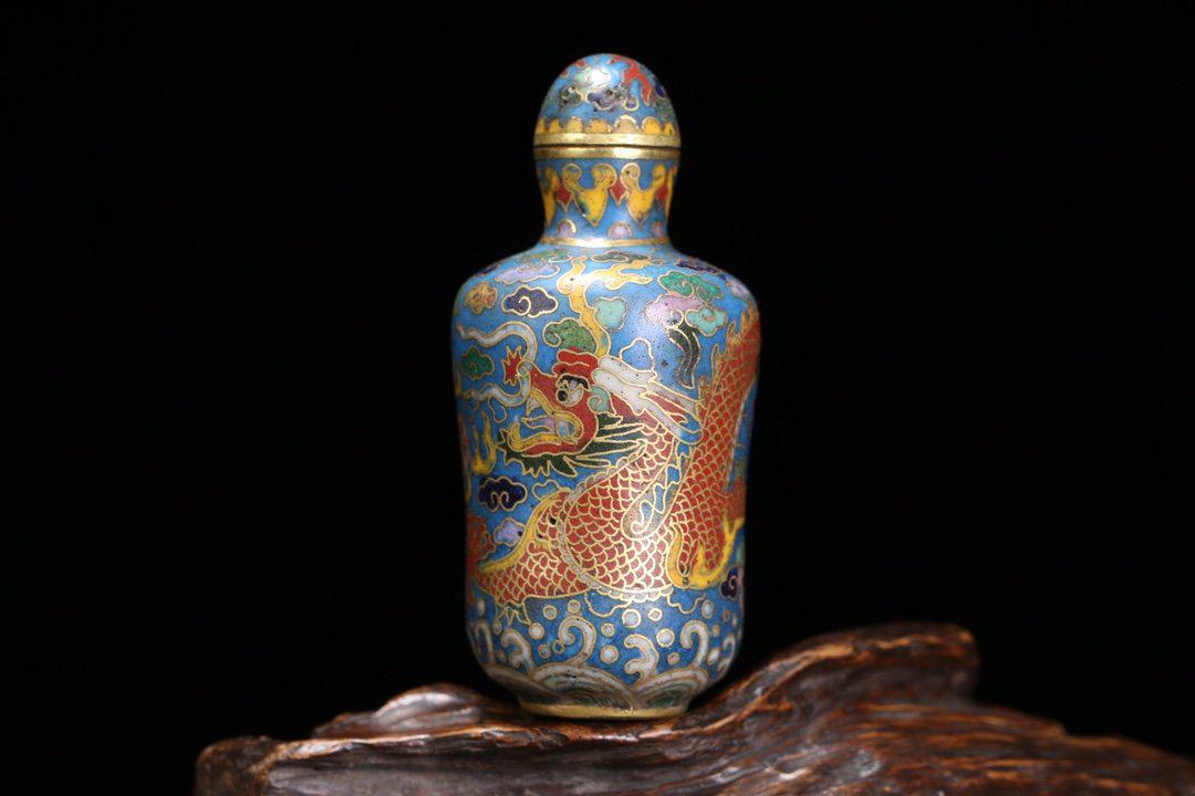 A Cloisonne Dragon Pattern Snuff Bottle: Height: 7.1*3.3cm; Weight: 68.8g