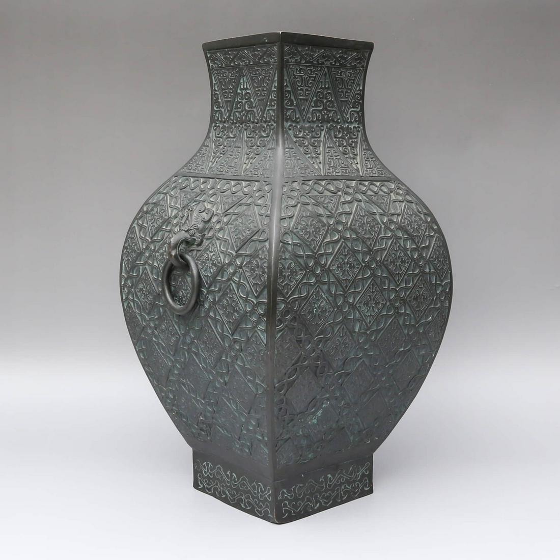 A Kui Dragon Pattern Bronze Square Pot: A Kui Dragon Pattern Bronze Square PotHeight:40cm, Width:20cm,