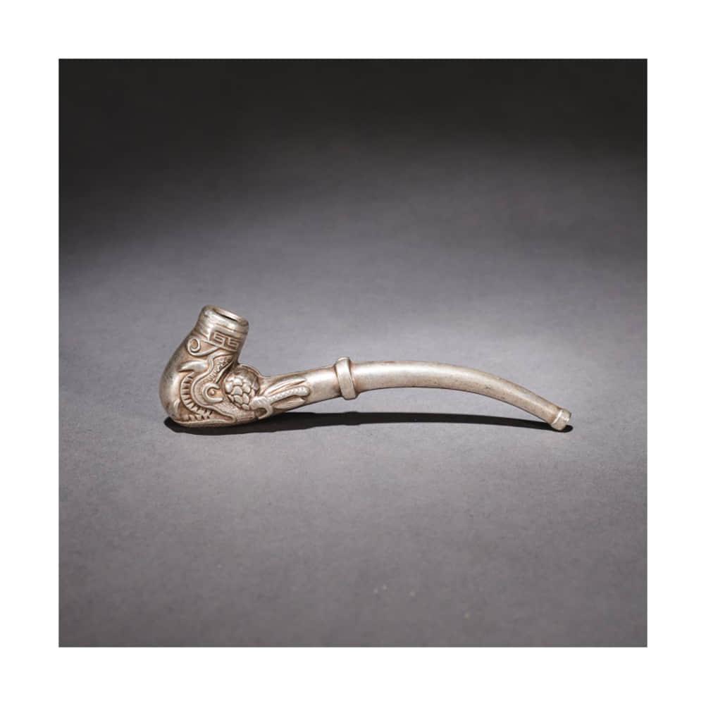 A Dragon Pattern Silver Gilding Cupronickel CIgarette: A Dragon Pattern Silver Gilding Cupronickel CIgarette Holder100