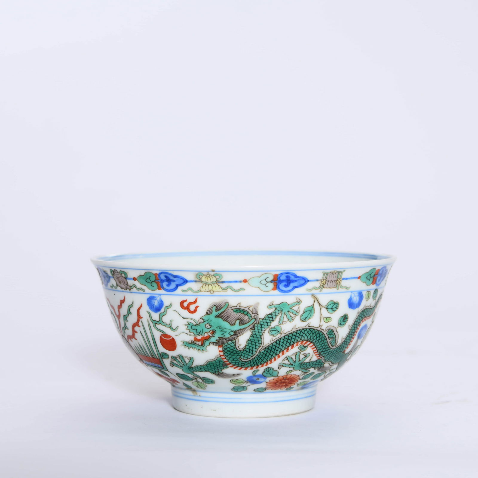 A Blue and White Famille Verte Dragon&Phoenix Pattern: A Blue and White Famille Verte Dragon&Phoenix Pattern Porcelain Bowl800
