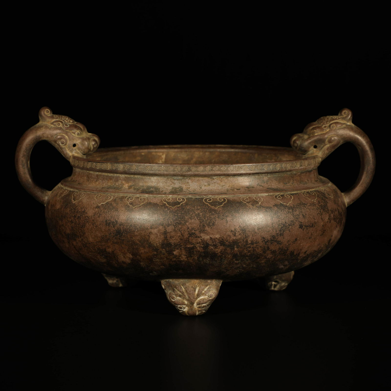 A Double Dragon Ears Purple Sand Three-legged Incense: A Double Dragon Ears Purple Sand Three-legged Incense BurnerHeight:14.5cm, Diam.28cm,