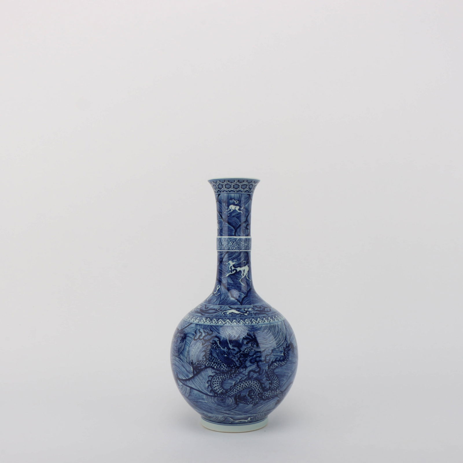 A Blue and White Dragon Porcelain Vase: A Blue and White Dragon Porcelain Vase Height:34cm, Diam.16cm,