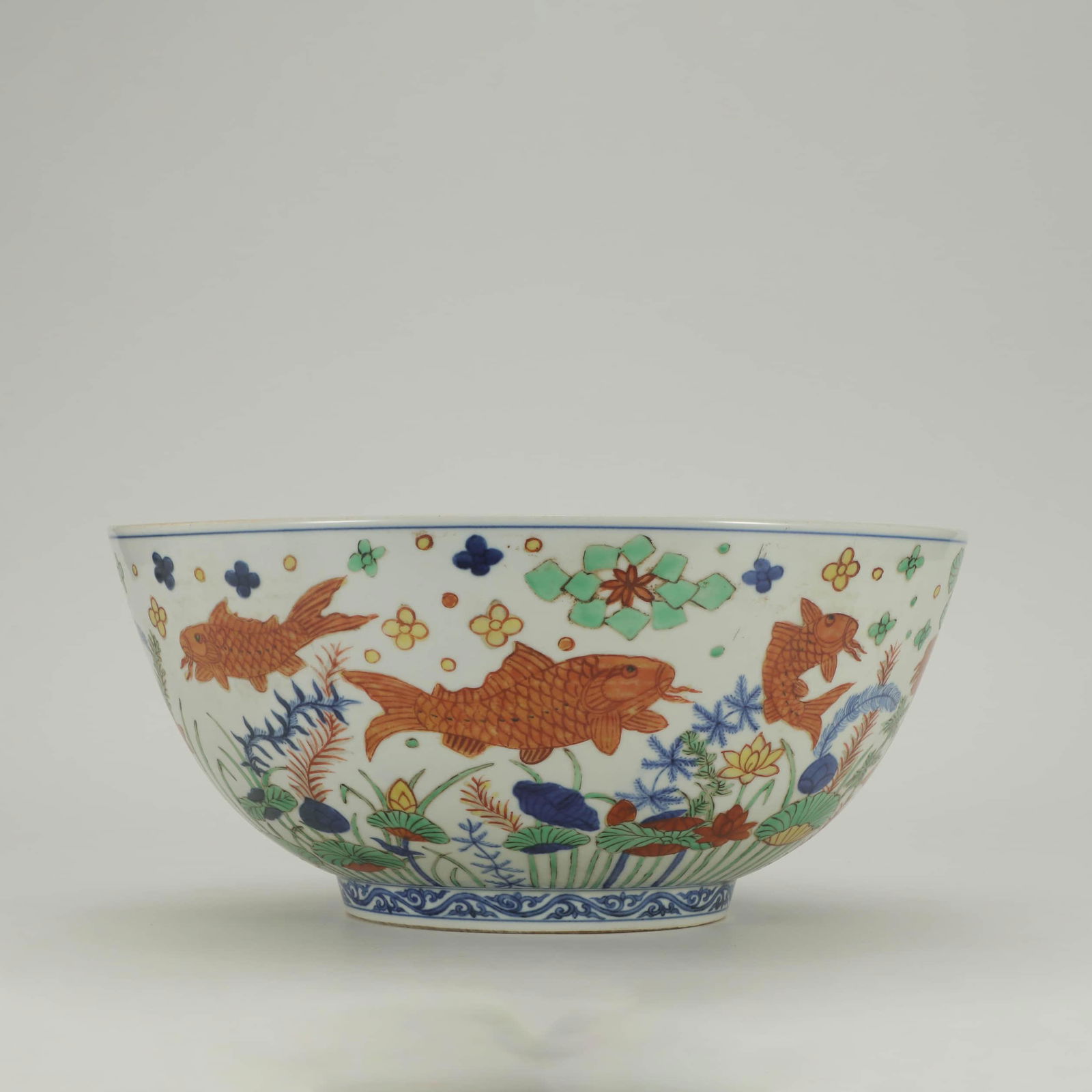 A Famille Verte Fish&Algae Pattern  Porcelain Bowl (1 of 9)