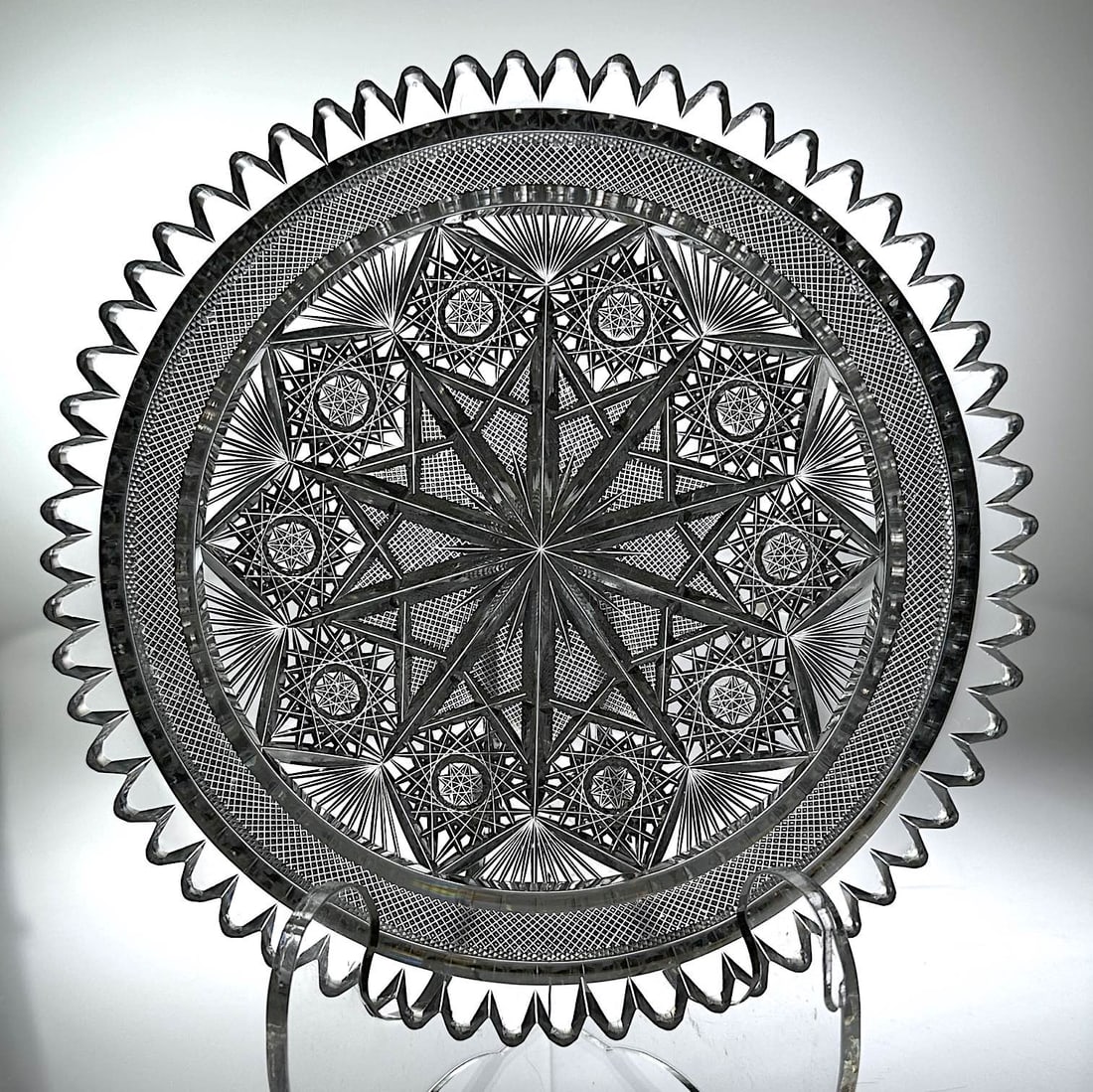 Rare Tuthill Wheel Cut Glass 7" Plate (1 of 2)