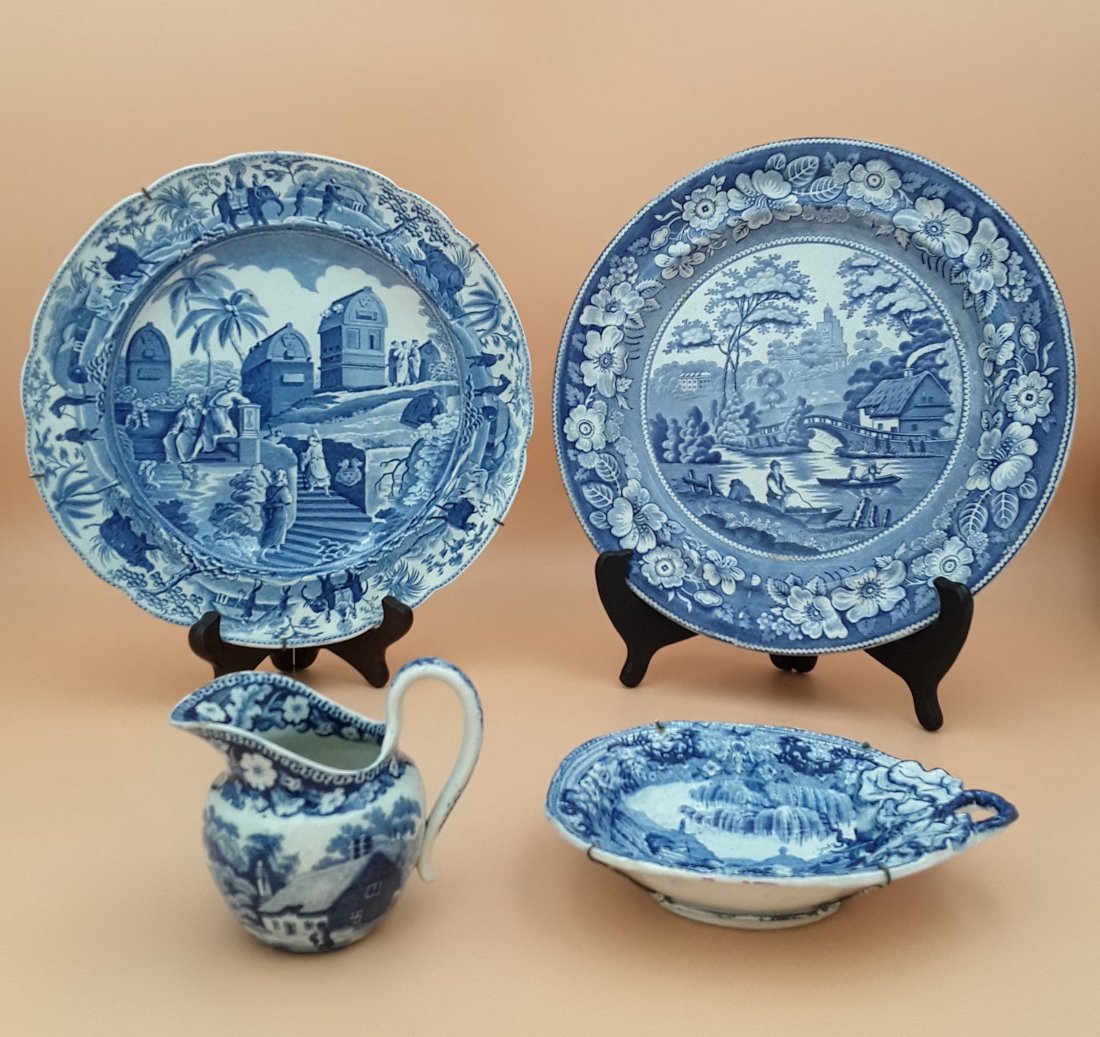 18TH & 19TH CENTURY ENGLISH PORCELAIN GROUPING: Four piece lot of antique blue and white English porcelain including: a sweetmeat dish, Davenport, early to mid 19th century in the orientalist style, 6.5" x 5"; a Spode plate also in the orientalist 