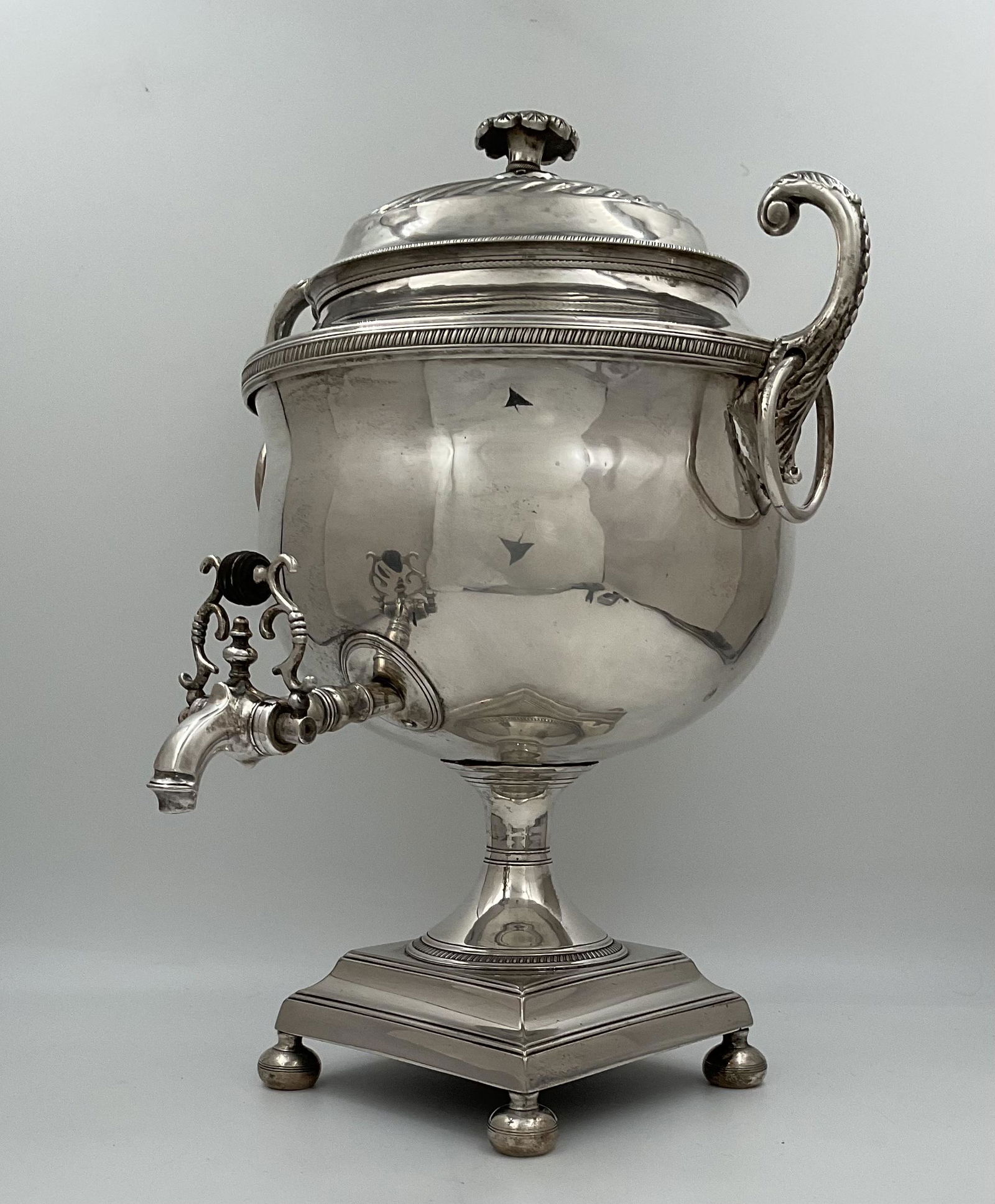 LARGE OLD SHEFFIELD PLATE TEA URN (1 of 3)