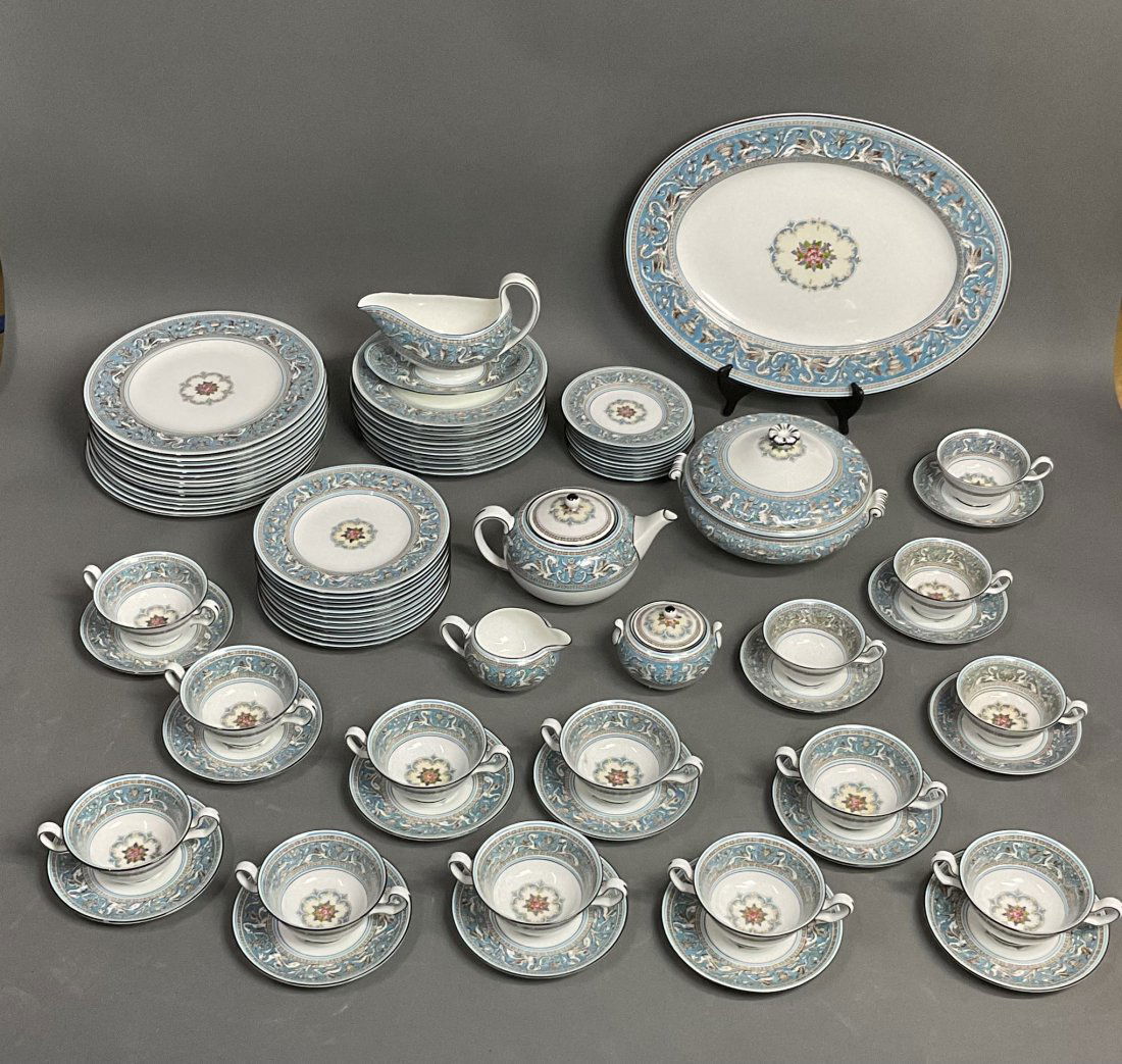 VINTAGE WEDGWOOD FLORENTINE DINNER SERVICE (1 of 6)