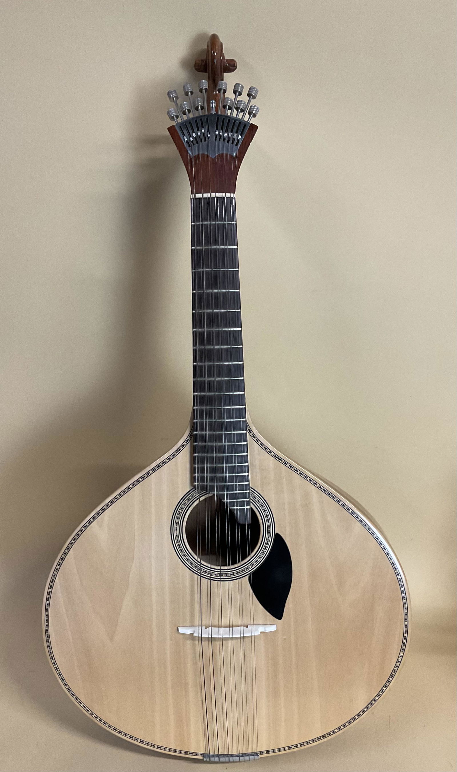 PORTUGUESE FADO GUITAR (1 of 5)