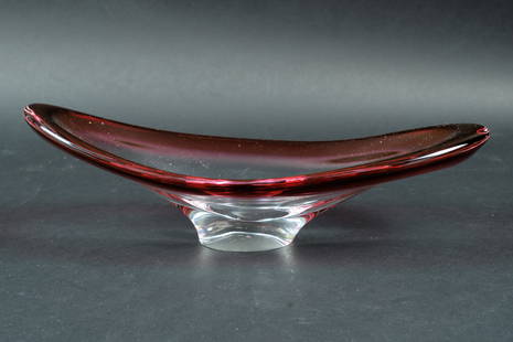 CHALET "MCM" ART GLASS STRETCH BOWL: Canada, circa 1960s - 1970s Classic mid 20th century design cranberry to clear stretch bowl. Unsigned 4" h x 13.5" w x 6" w