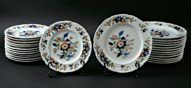 EARLY 19TH C CHAMBERLAIN'S WORCESTER DINNER PLATES: England, circa 1830 Superb Chamberlain's Worcester dinner service in a fantastic painted polychrome floral pattern with gold highlights on a white ground. This service is offered over several