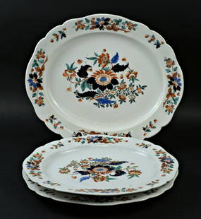 EARLY 19TH C CHAMBERLAIN'S WORCESTER PLATTERS: England, circa 1830 Superb Chamberlain's Worcester dinner service in a fantastic painted polychrome floral pattern with gold highlights on a white ground. This service is offered over several