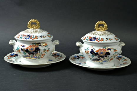 EARLY 19TH C CHAMBERLAIN'S WORCESTER SAUCE TUREENS: England, circa 1830 Superb Chamberlain's Worcester dinner service in a fantastic painted polychrome floral pattern with gold highlights on a white ground. This service is offered over several